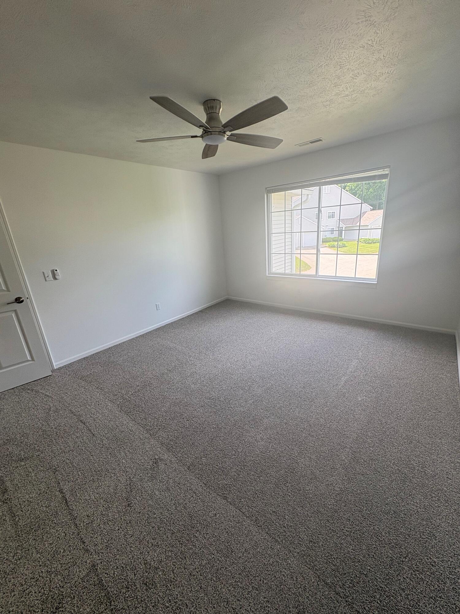 194 Hunters Lane NE Rockford MI 49341
