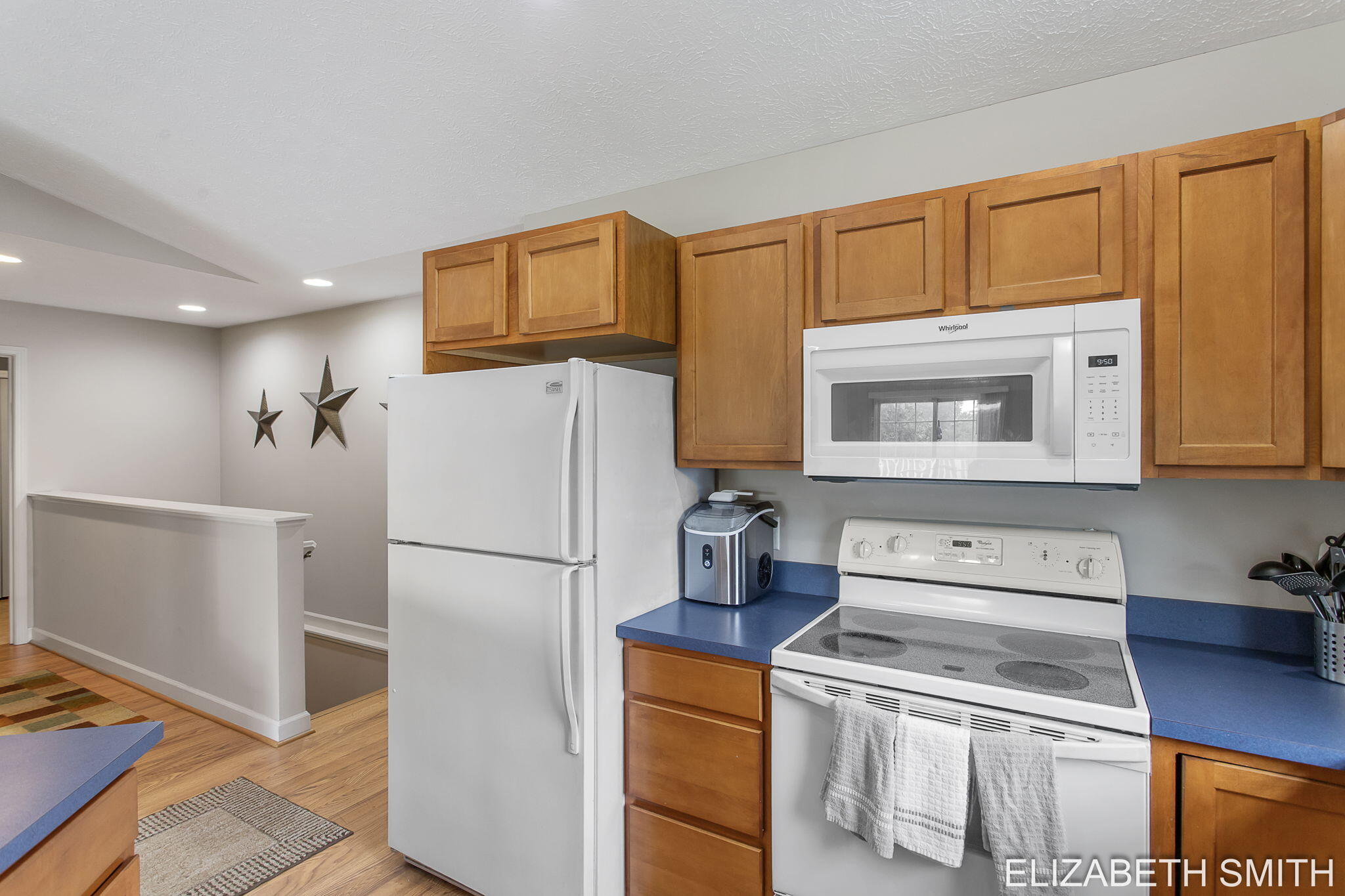 11409 N Lake Drive Holland MI 49424