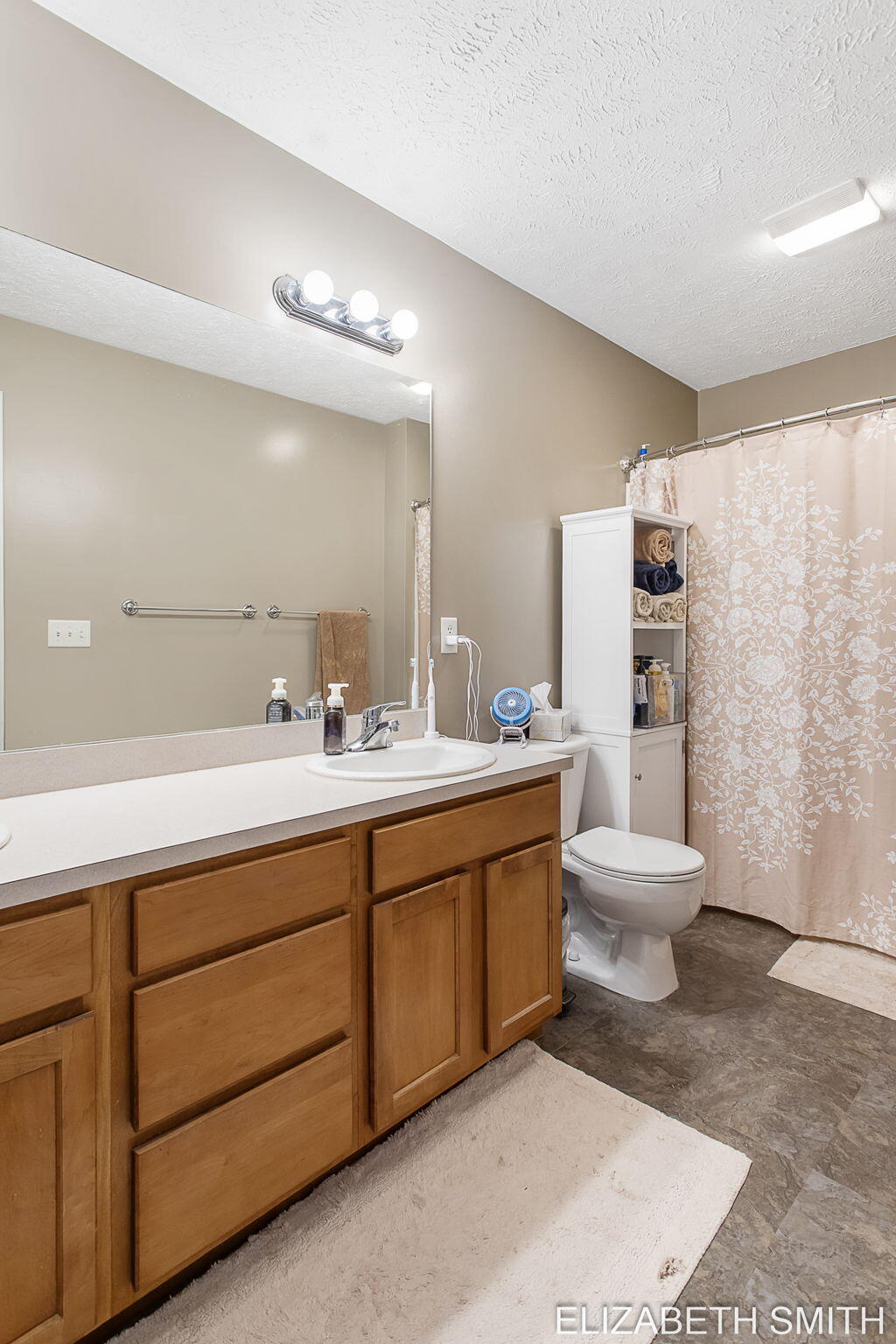 11409 N Lake Drive Holland MI 49424
