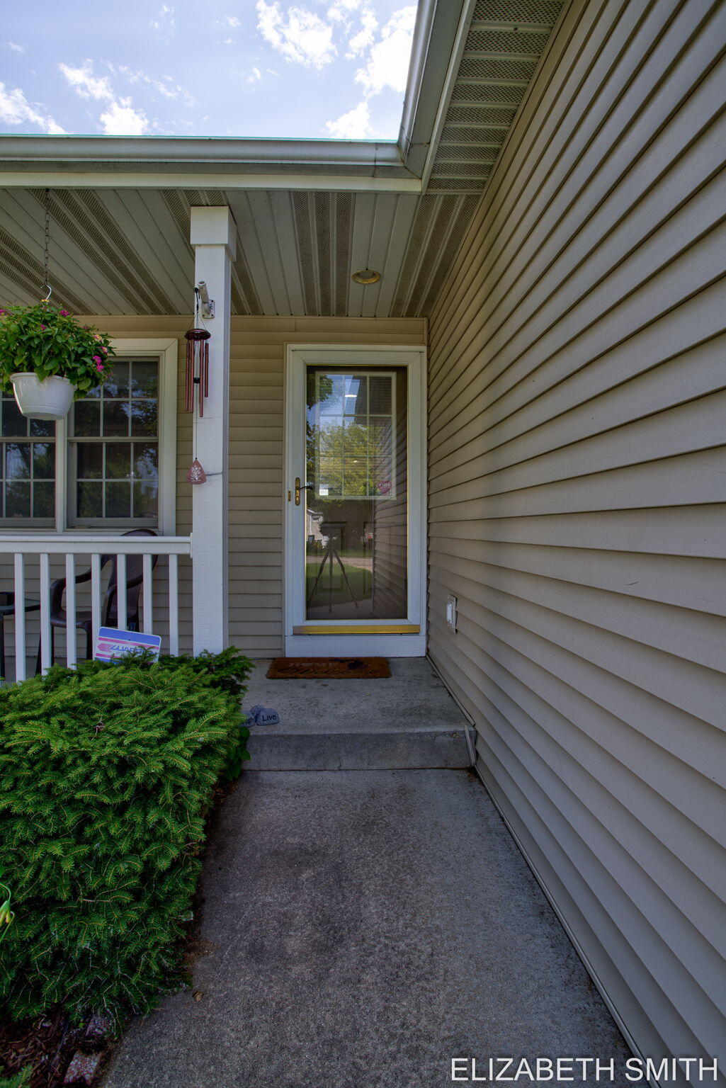 11409 N Lake Drive Holland MI 49424
