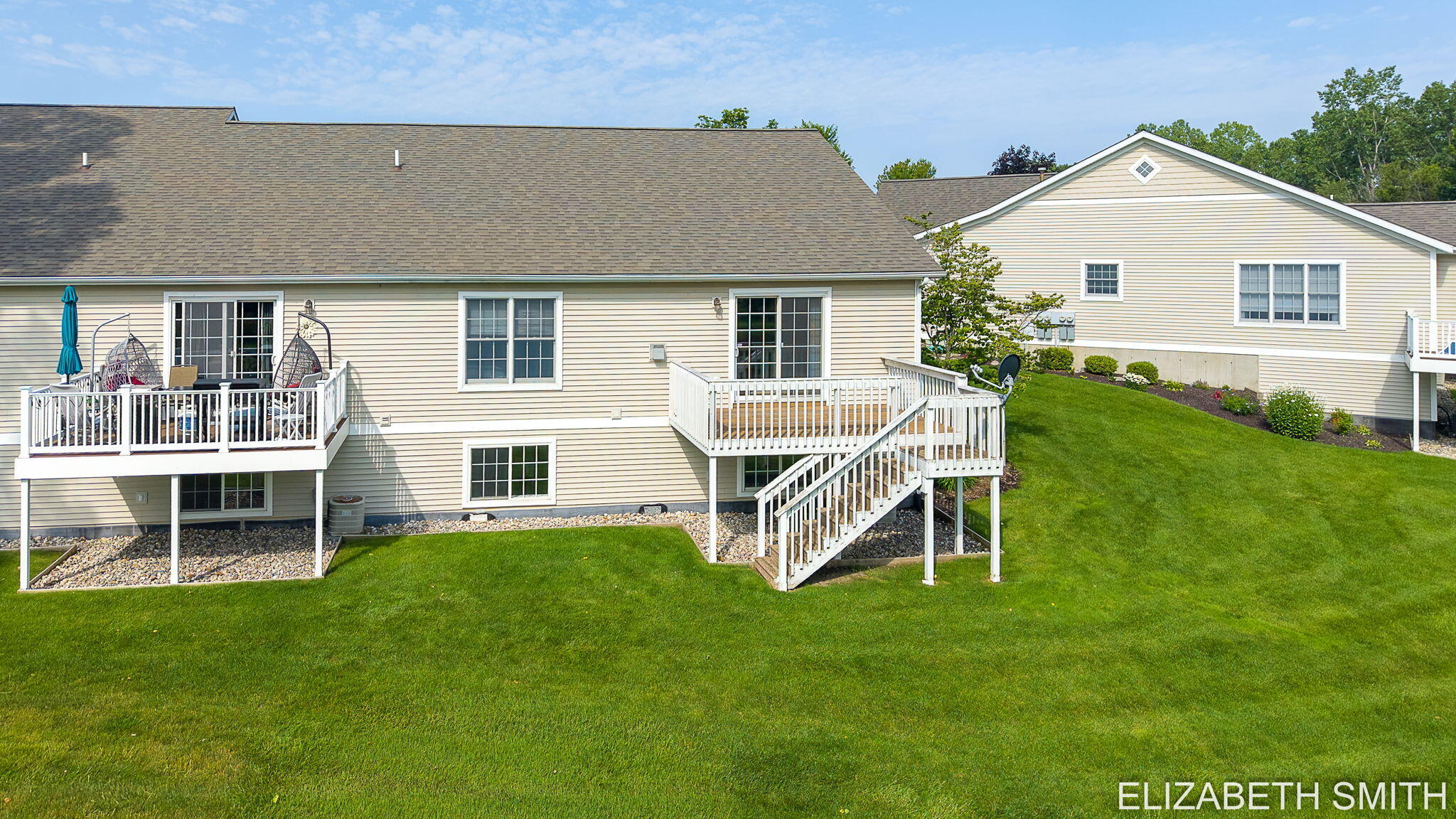 11409 N Lake Drive Holland MI 49424