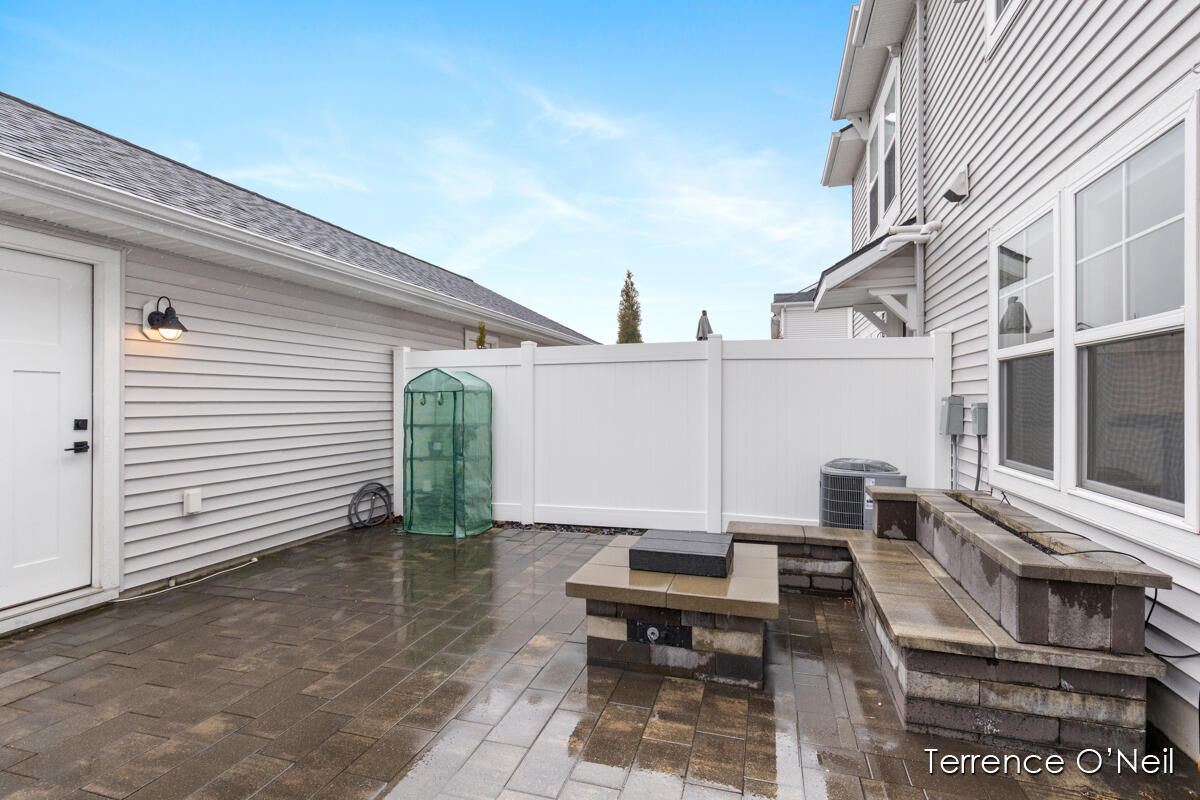 6738 Promenade Street NE Rockford MI 49341
