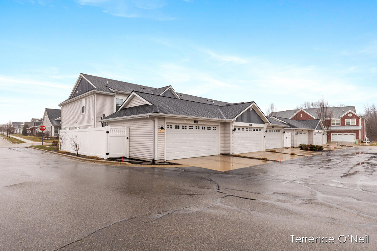 6738 Promenade Street NE Rockford MI 49341