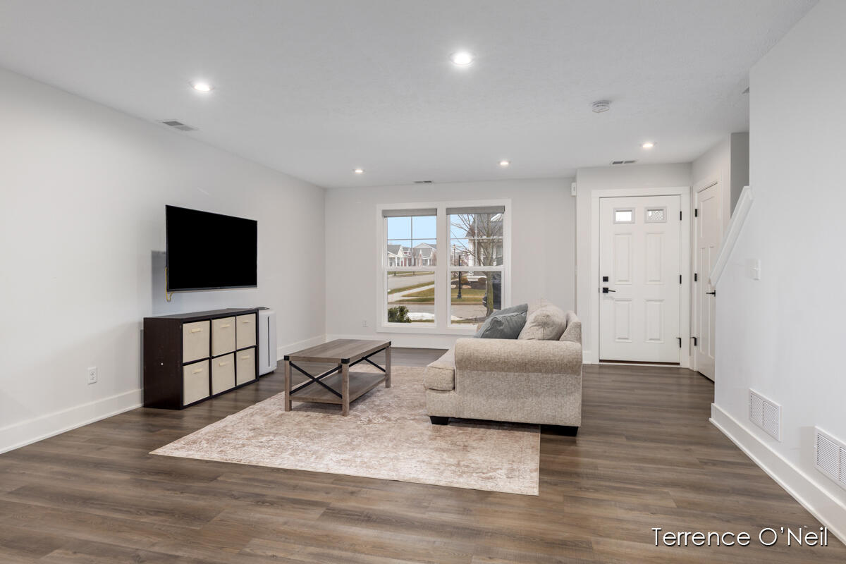 6738 Promenade Street NE Rockford MI 49341