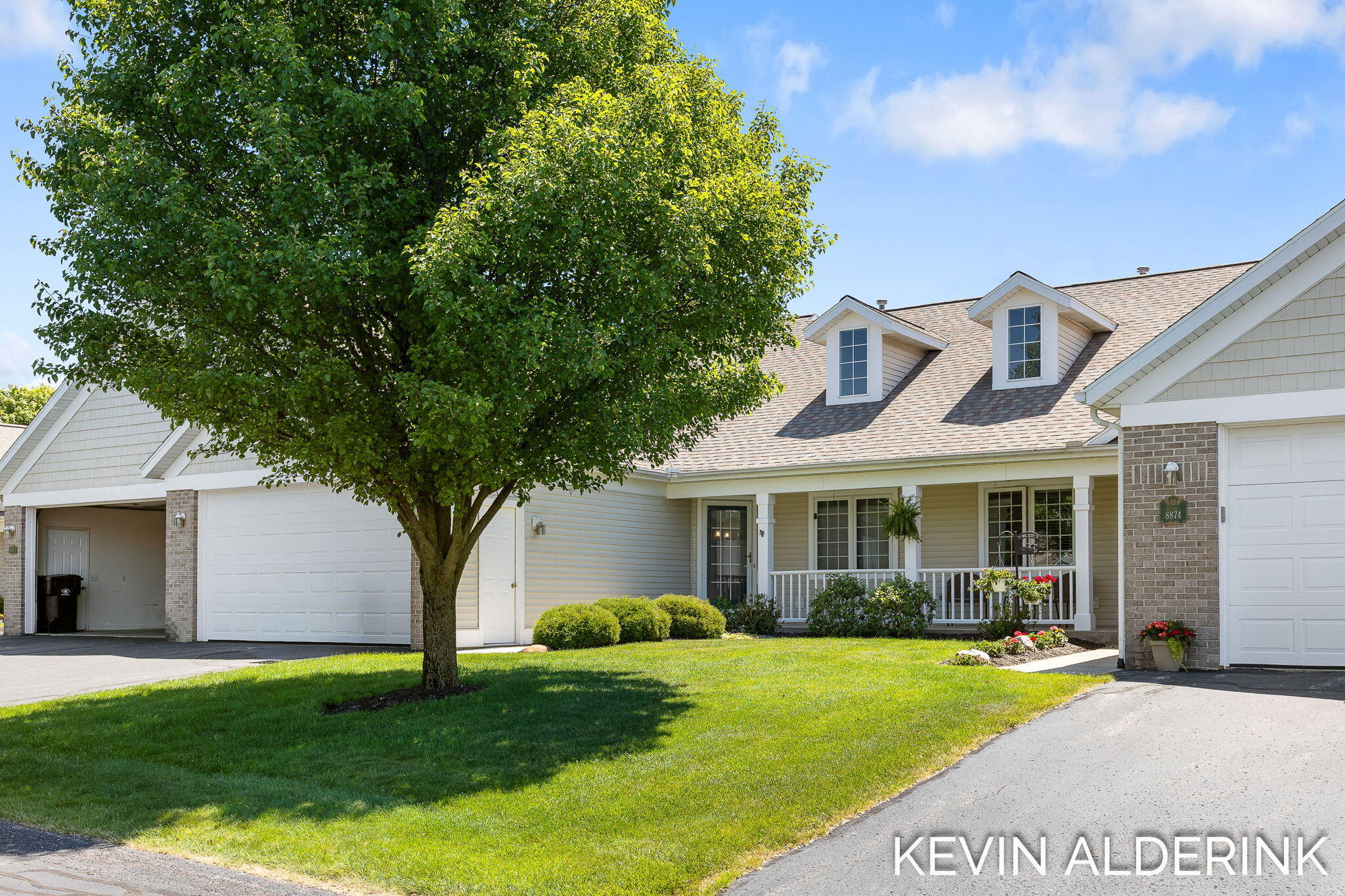 8872 N Peninsula Court Zeeland MI 49464