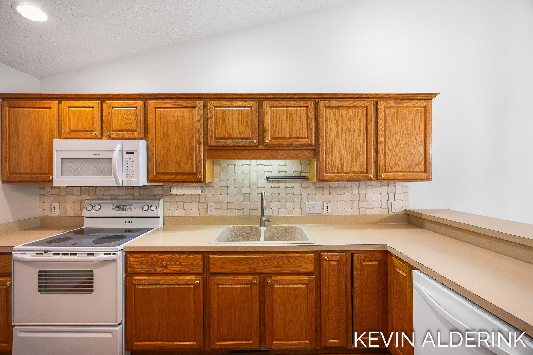 8872 N Peninsula Court Zeeland MI 49464