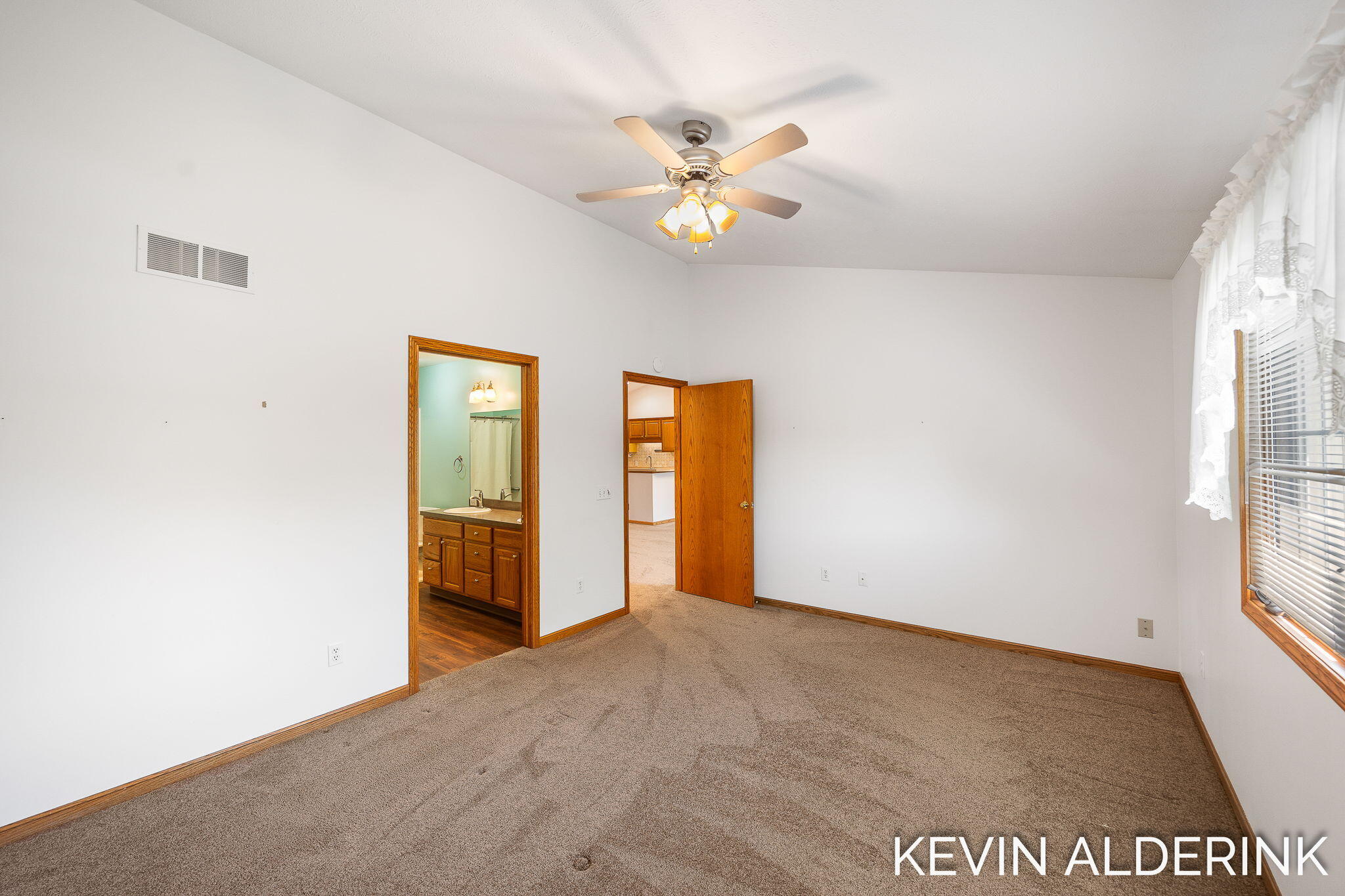 8872 N Peninsula Court Zeeland MI 49464