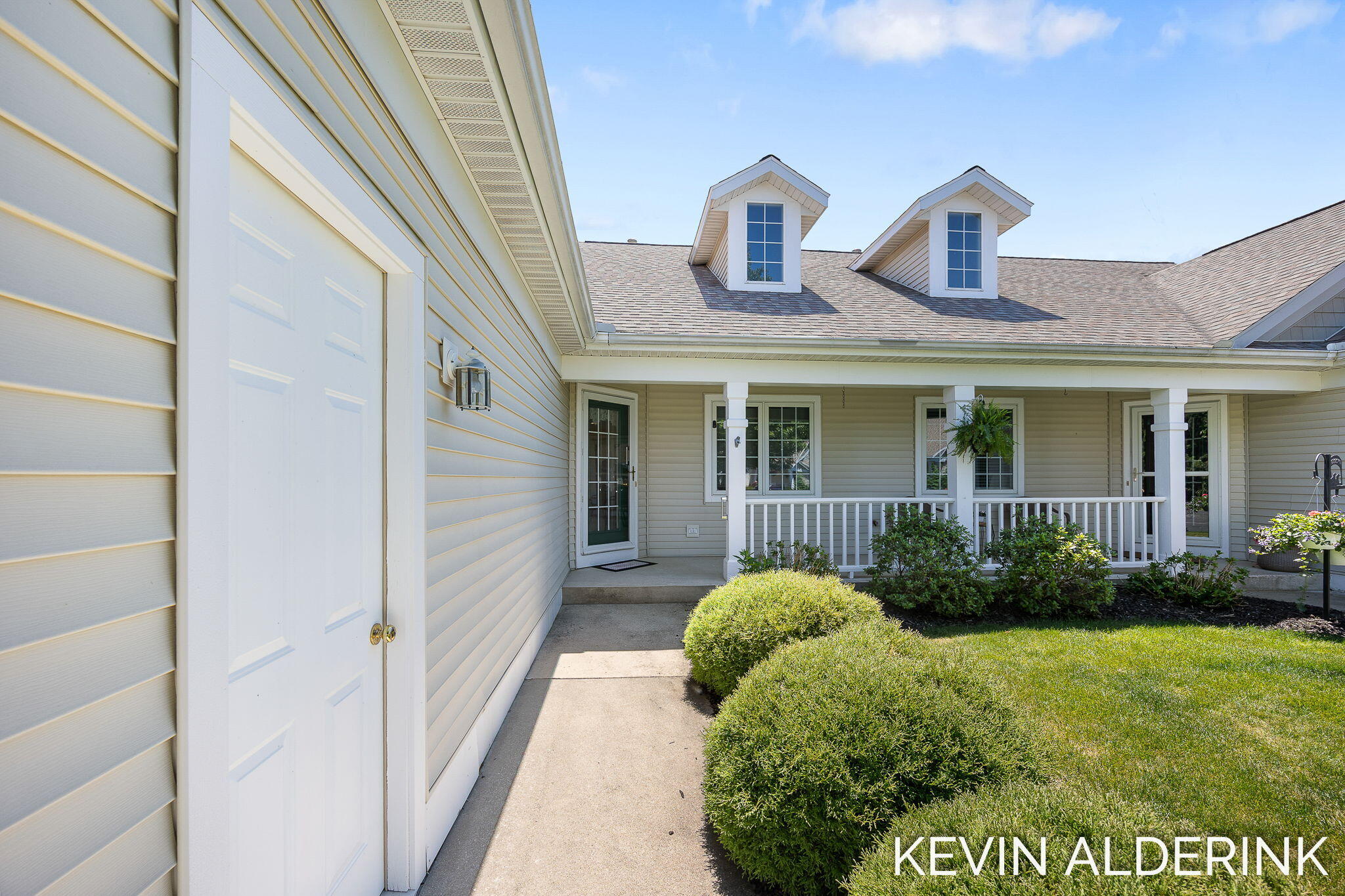 8872 N Peninsula Court Zeeland MI 49464