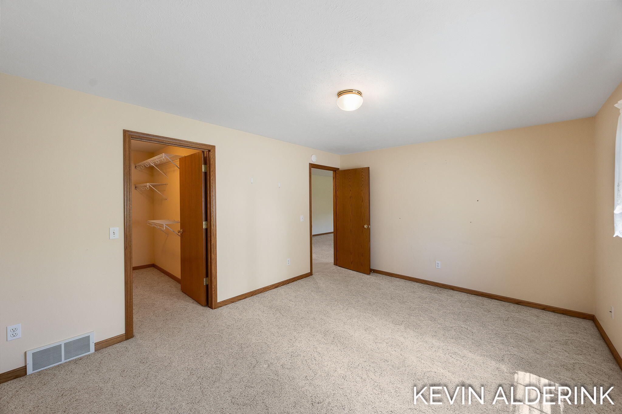 8872 N Peninsula Court Zeeland MI 49464
