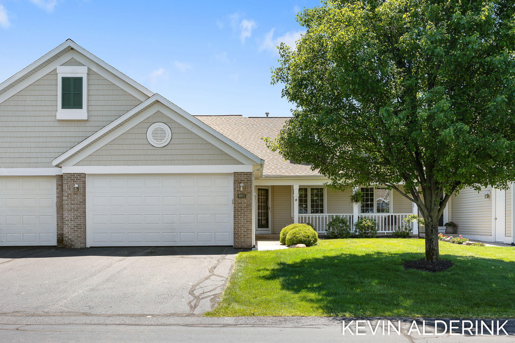 8872 N Peninsula Court Zeeland MI 49464