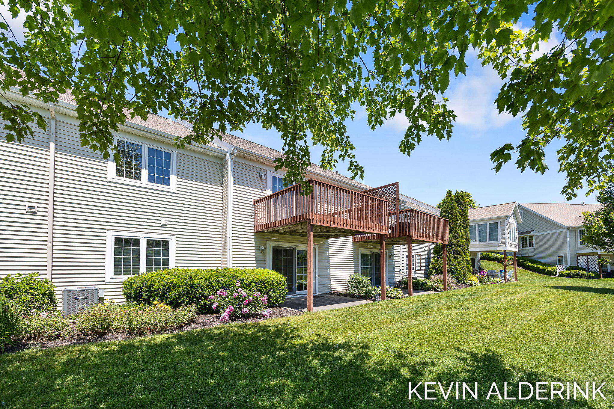 8872 N Peninsula Court Zeeland MI 49464