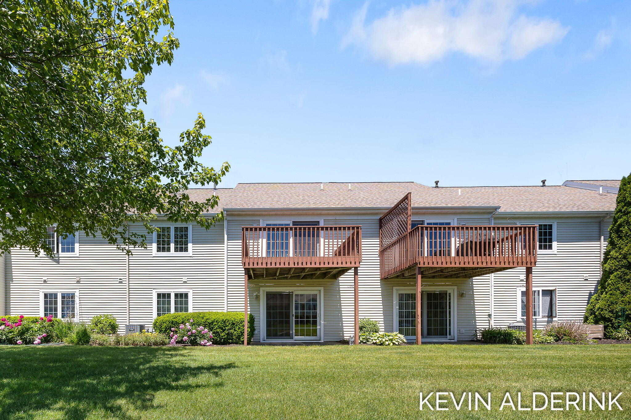 8872 N Peninsula Court Zeeland MI 49464