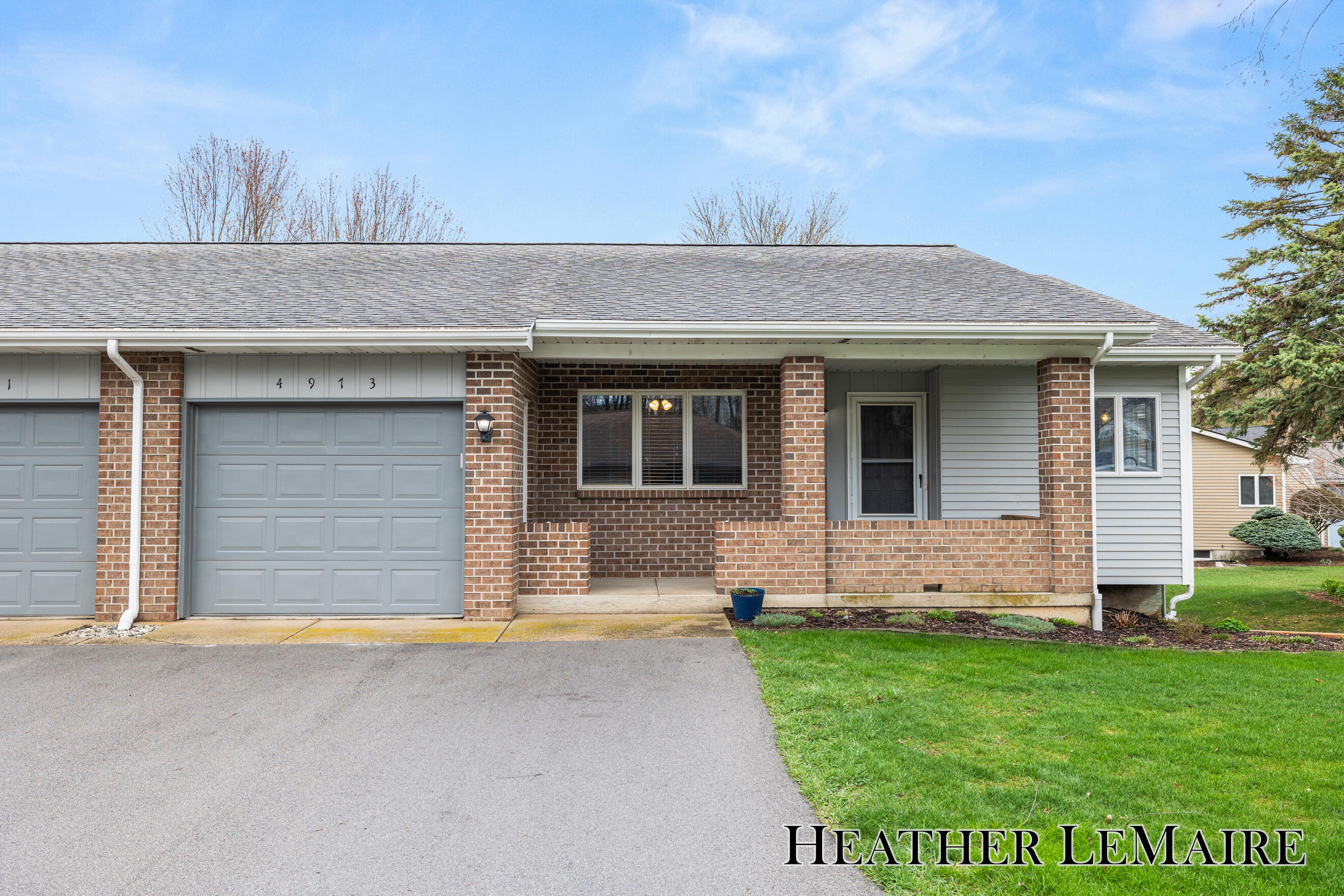 4973 N Valley Drive NE Grand Rapids MI 49525