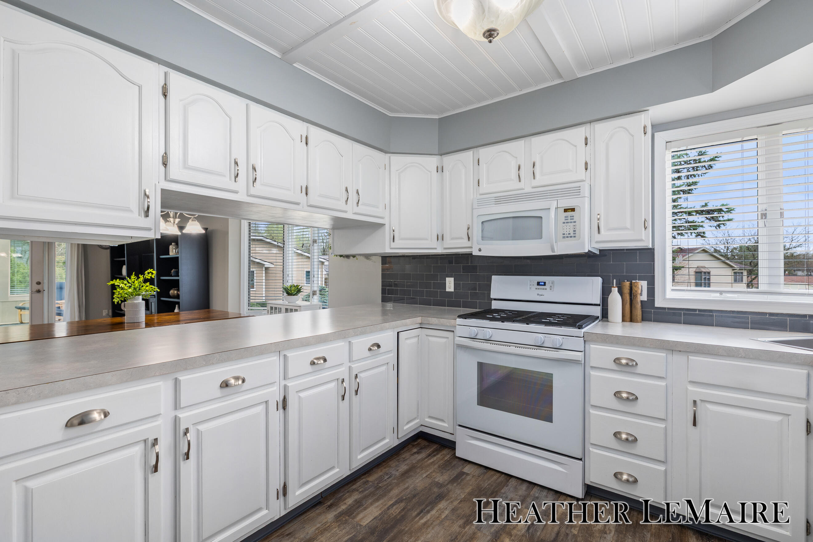 4973 N Valley Drive NE Grand Rapids MI 49525