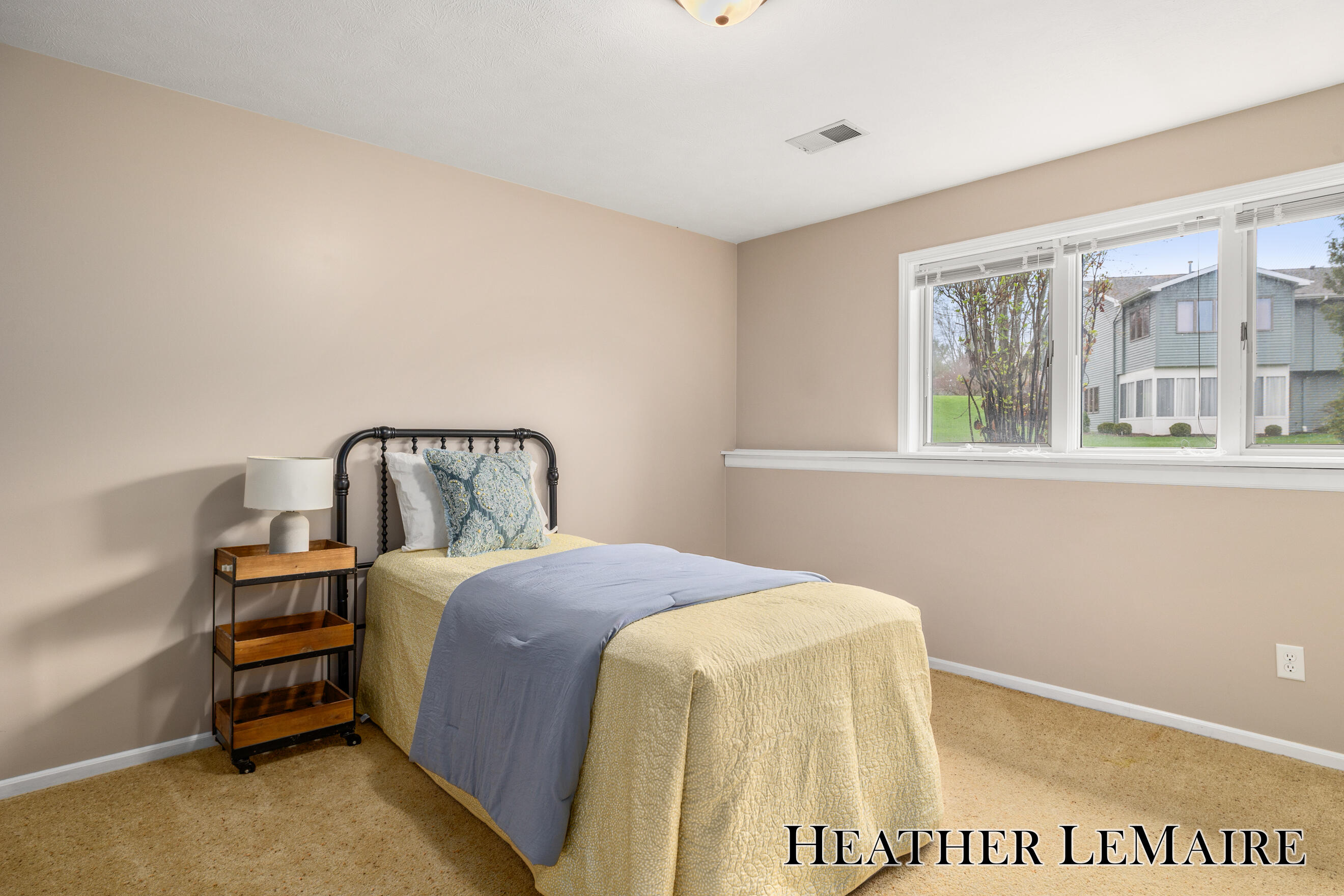 4973 N Valley Drive NE Grand Rapids MI 49525