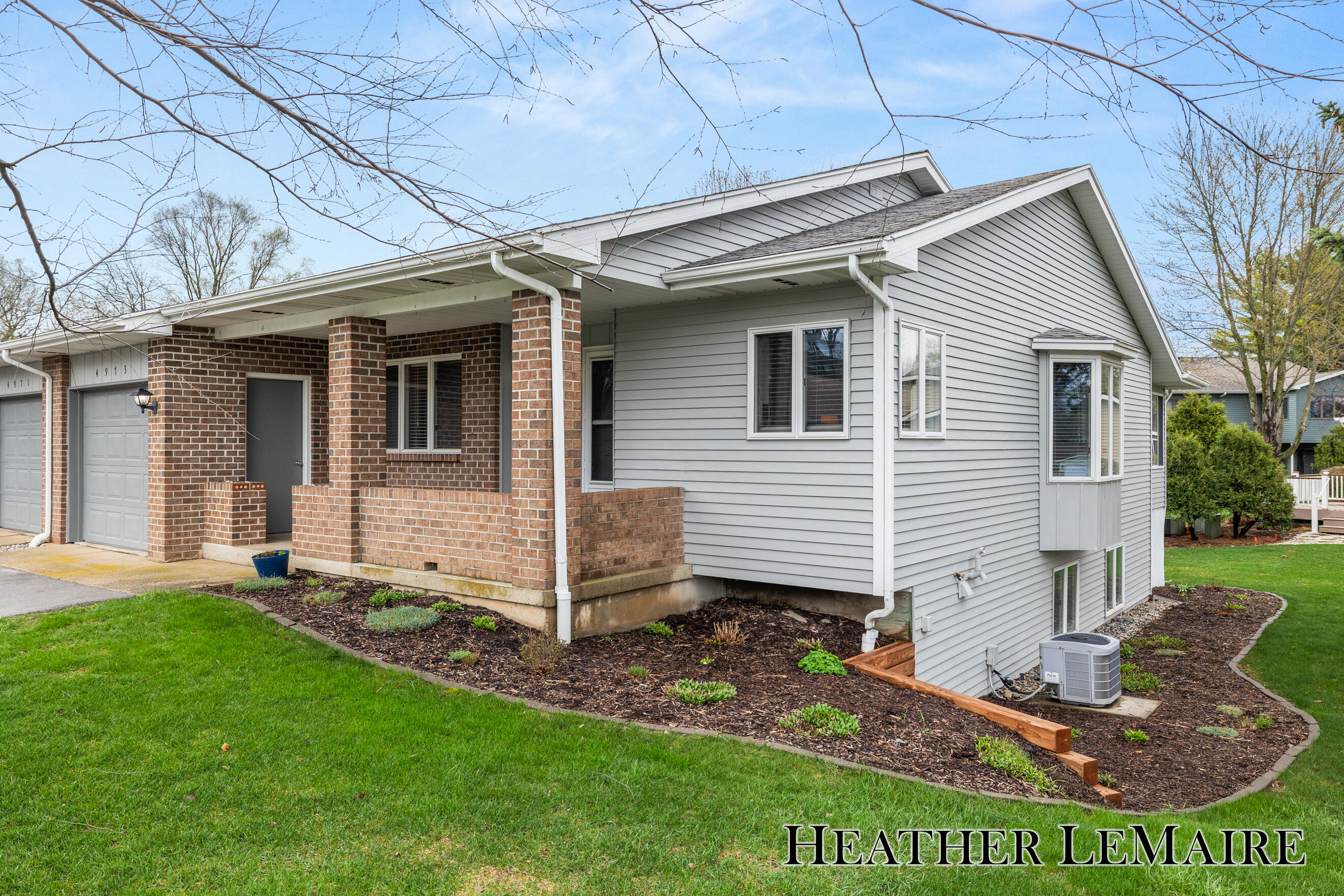 4973 N Valley Drive NE Grand Rapids MI 49525