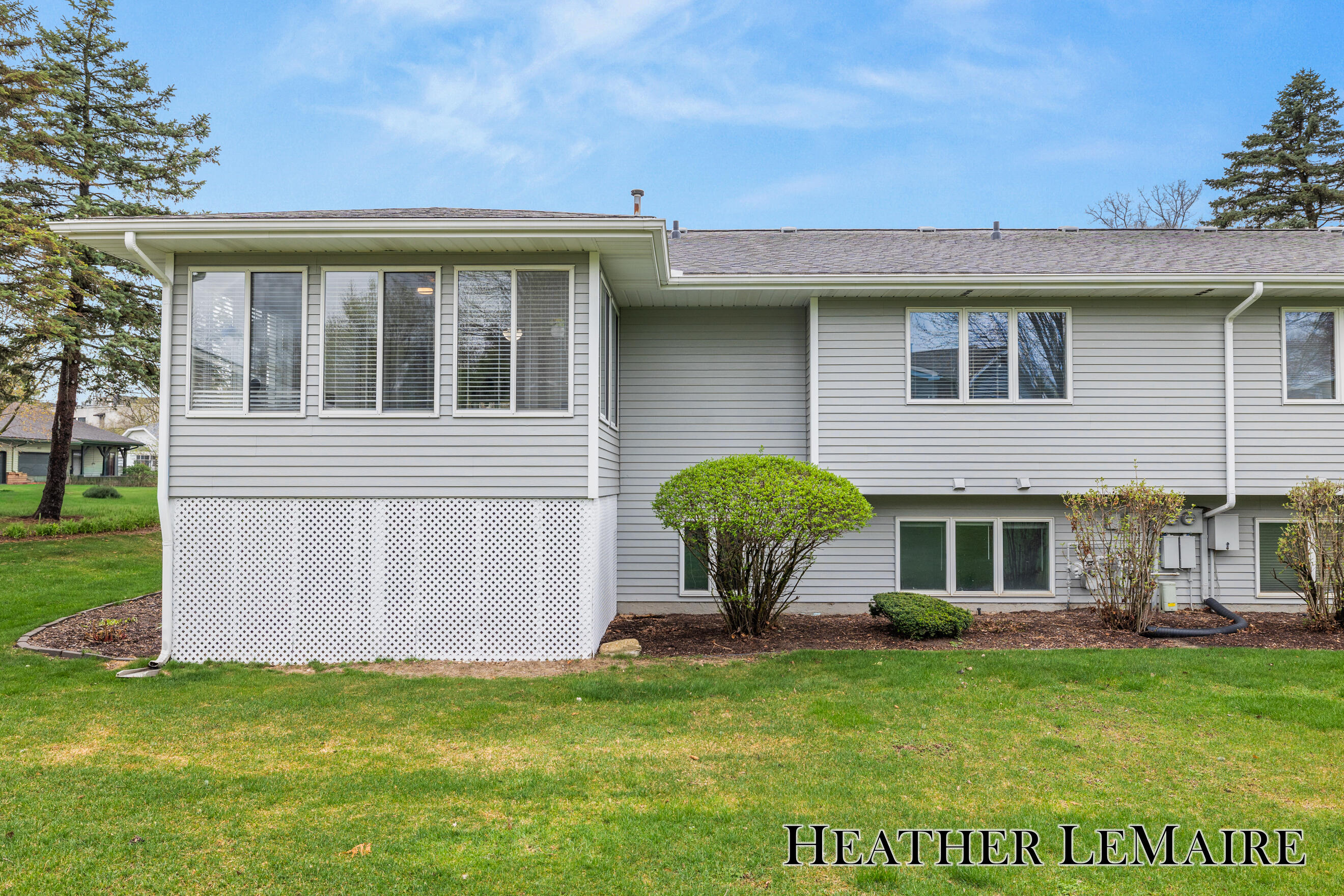 4973 N Valley Drive NE Grand Rapids MI 49525