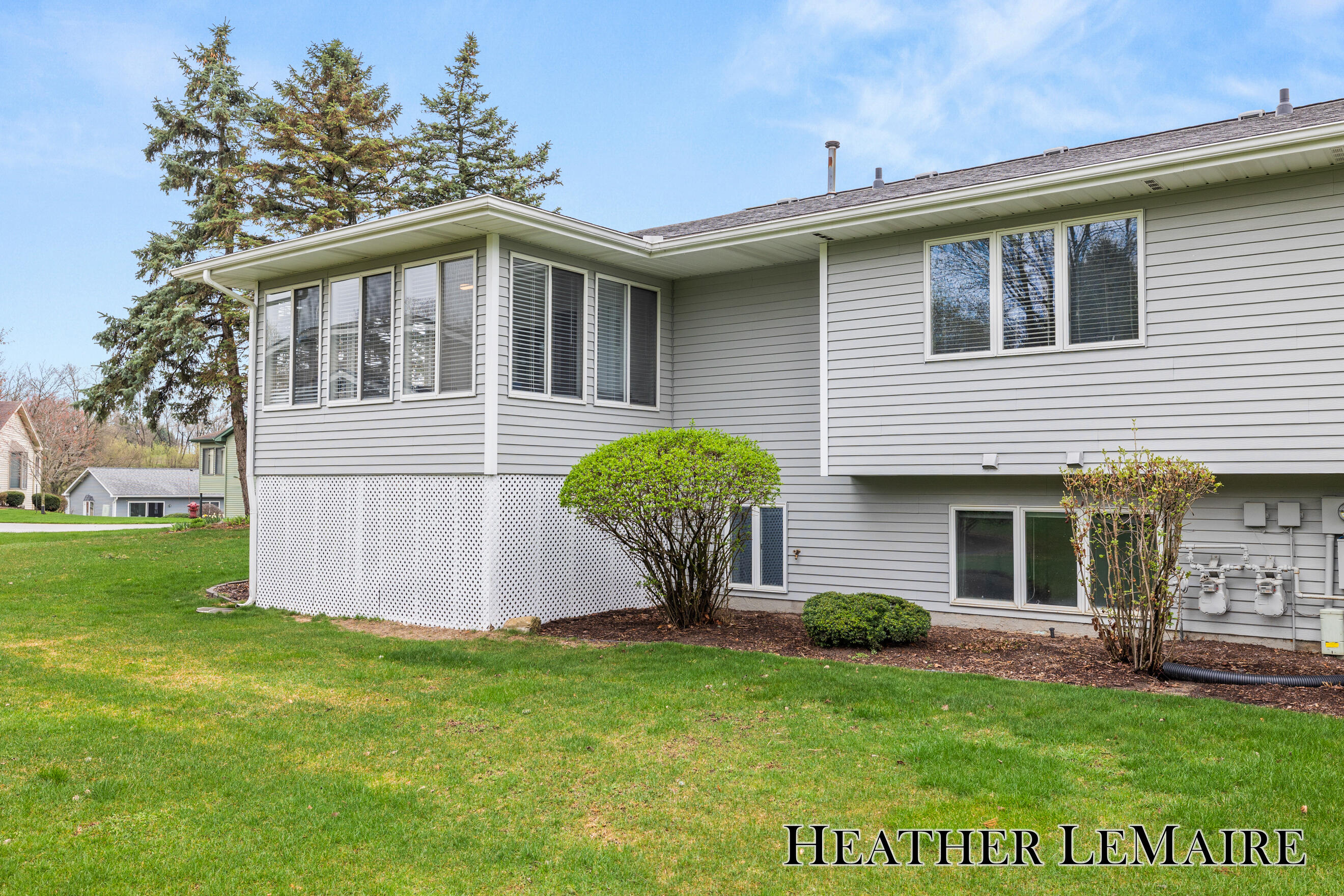 4973 N Valley Drive NE Grand Rapids MI 49525