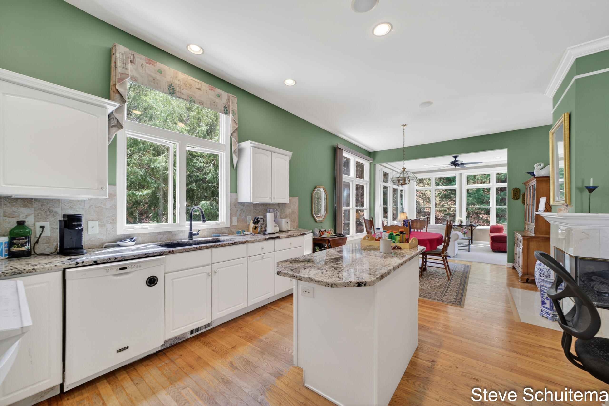 1949 Forest Glen Drive Muskegon MI 49441