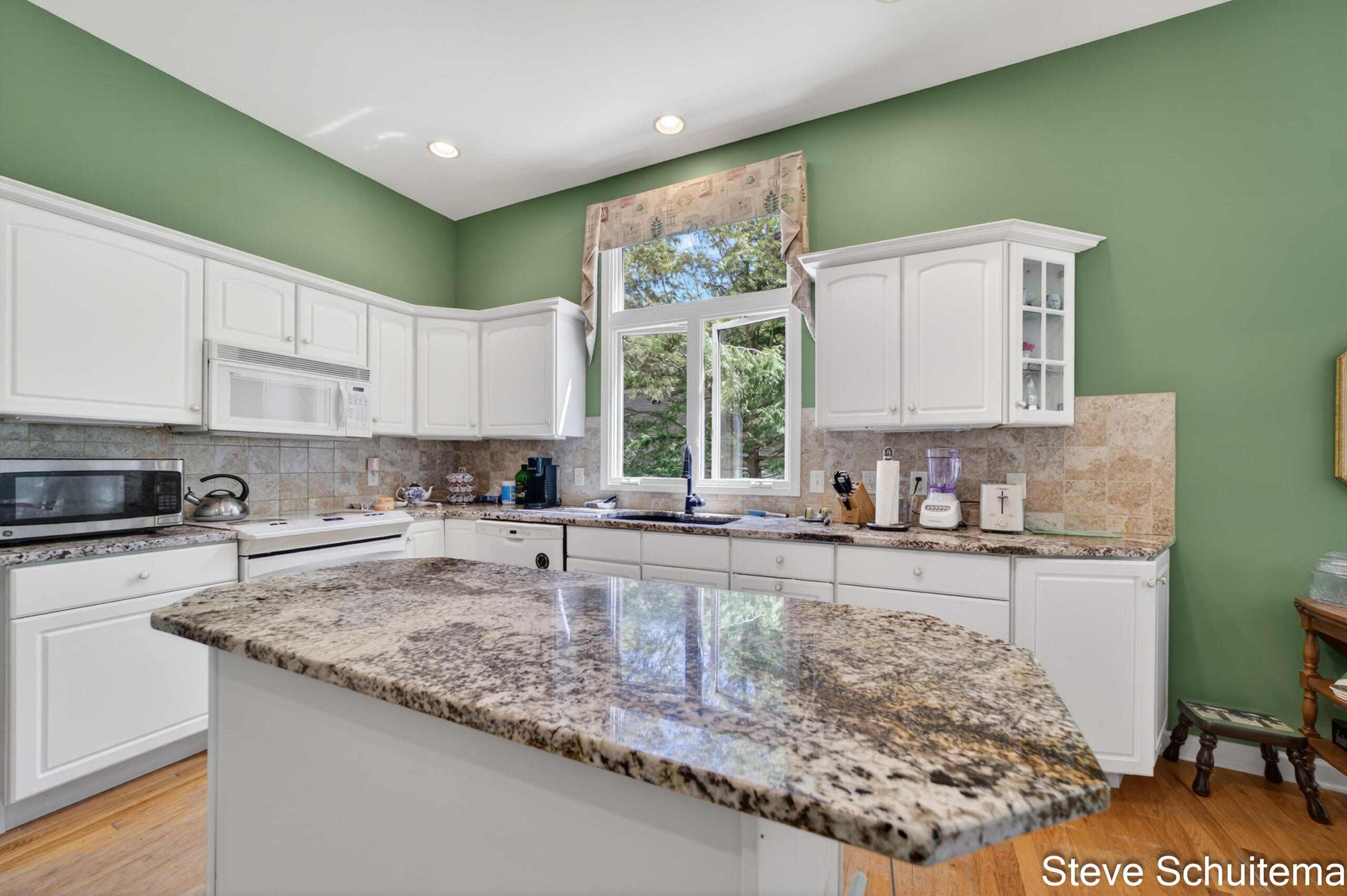 1949 Forest Glen Drive Muskegon MI 49441