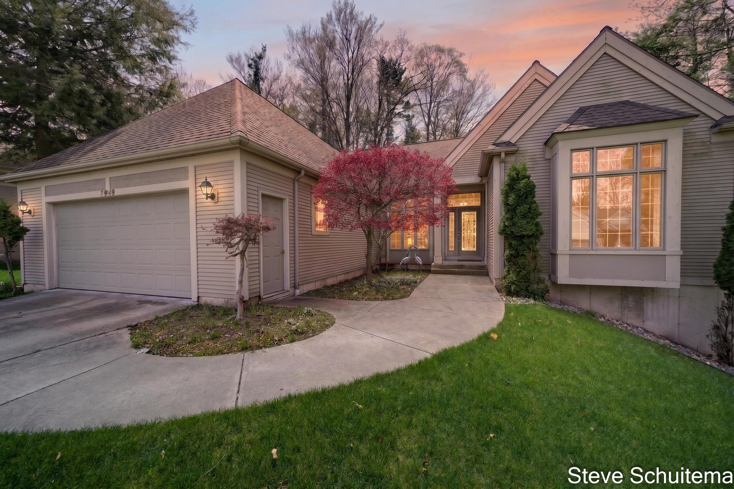 1949 Forest Glen Drive Muskegon MI 49441