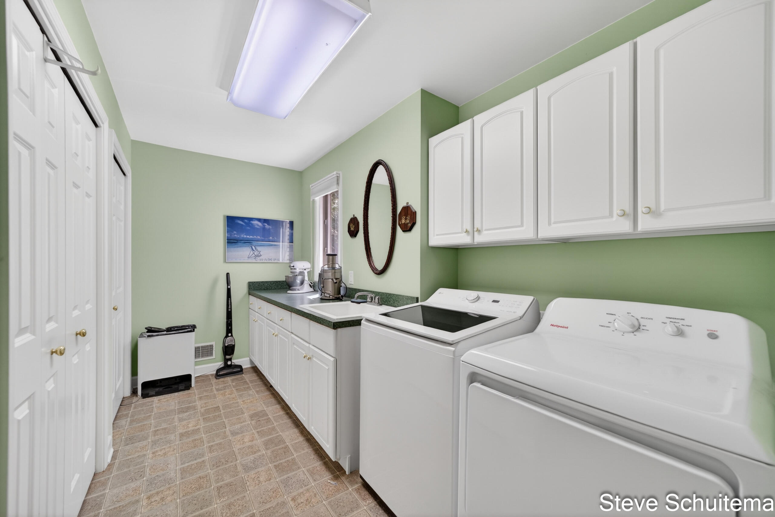 1949 Forest Glen Drive Muskegon MI 49441