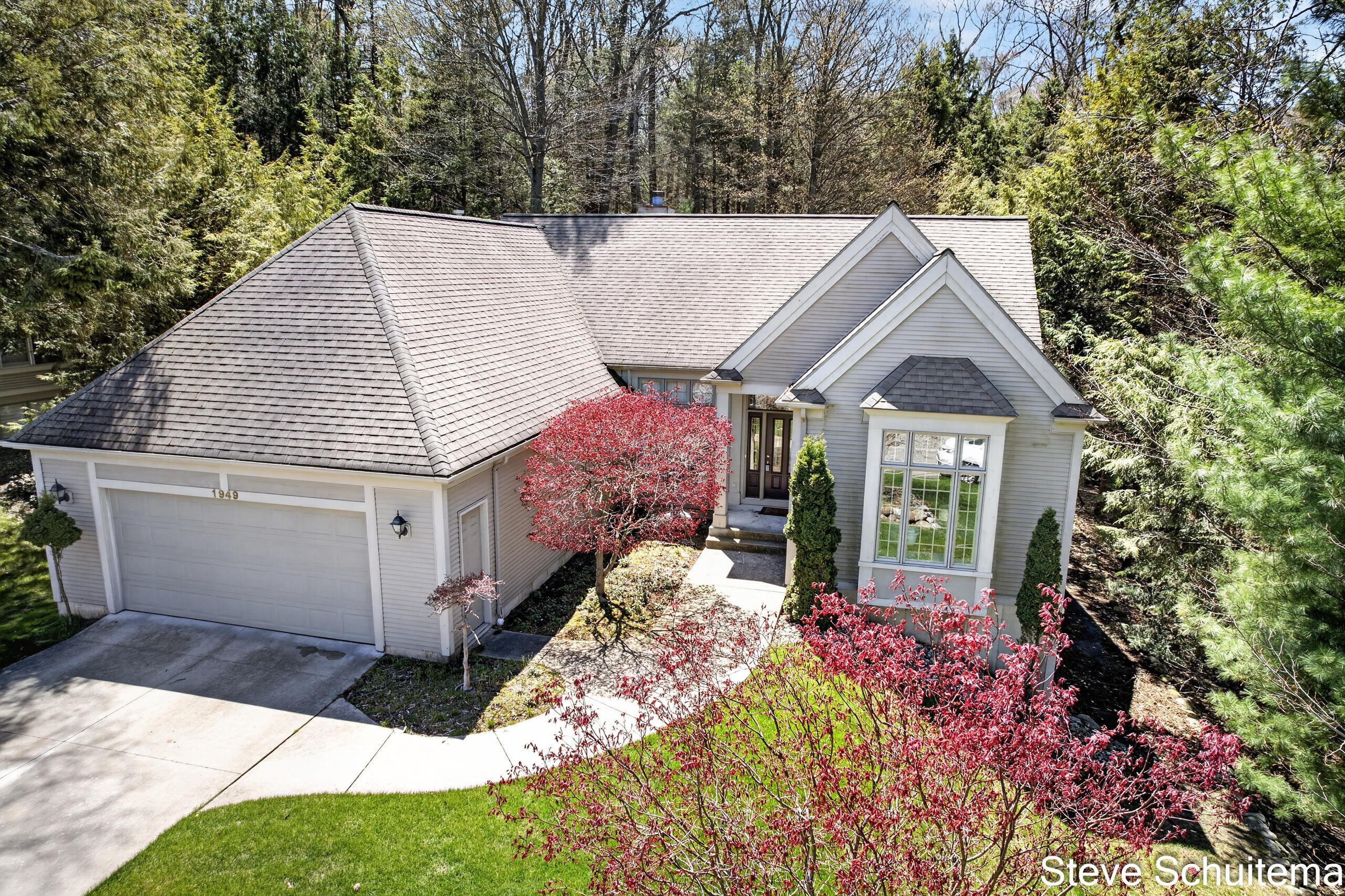 1949 Forest Glen Drive Muskegon MI 49441