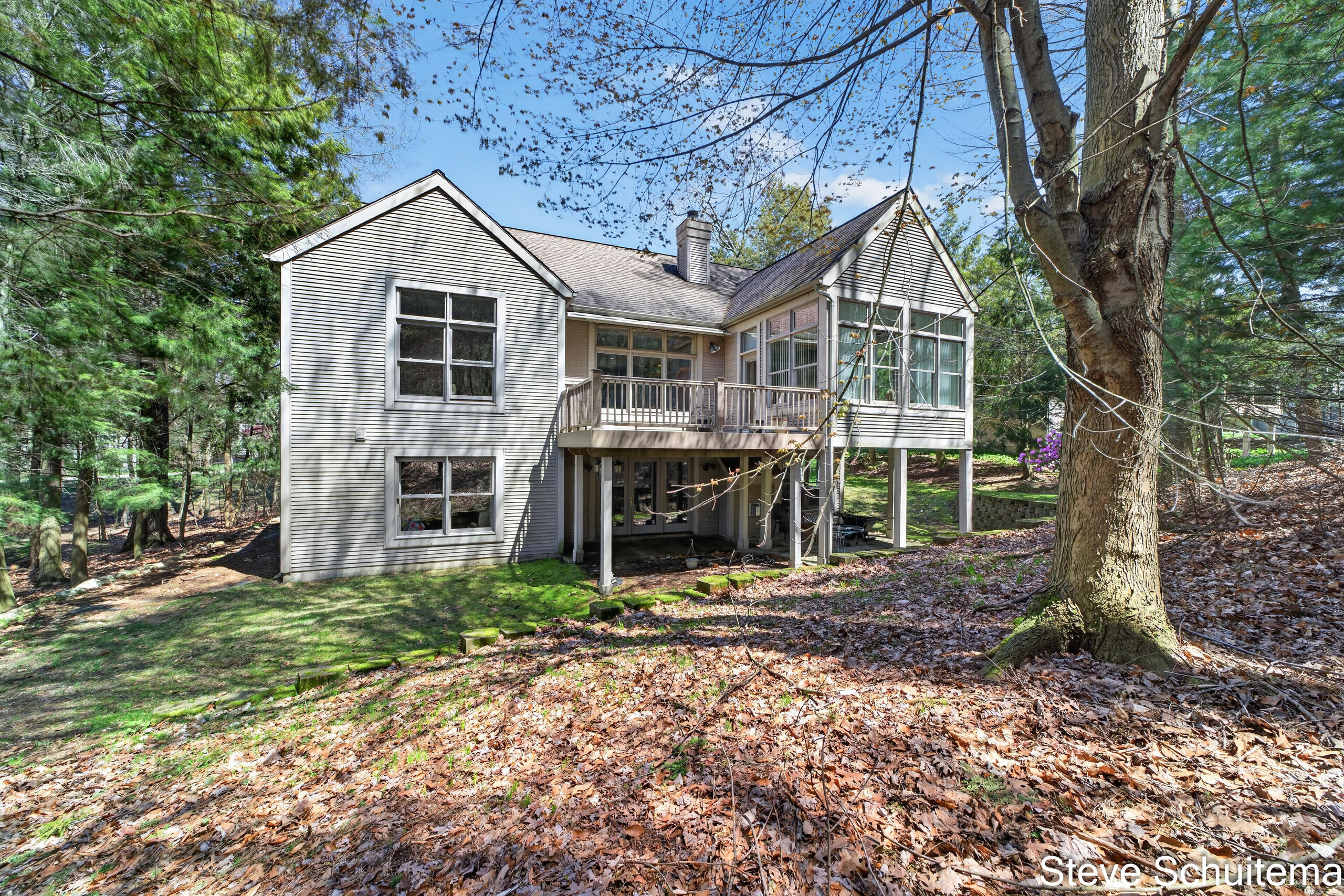 1949 Forest Glen Drive Muskegon MI 49441