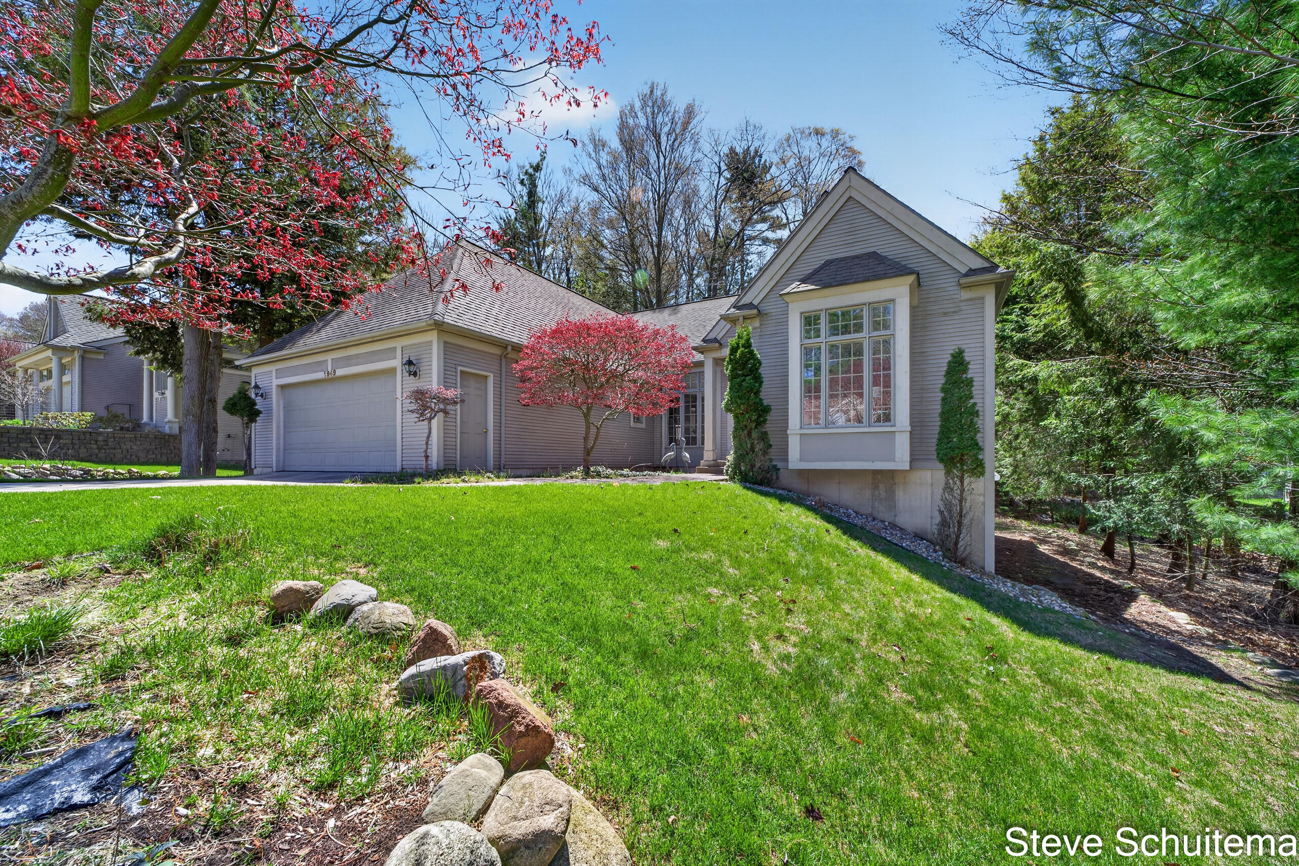1949 Forest Glen Drive Muskegon MI 49441