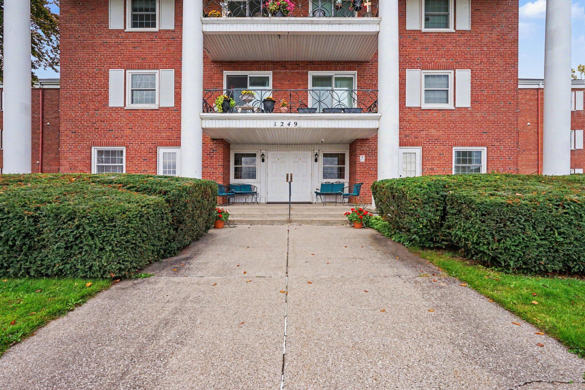1249 Lakeshore Drive Muskegon MI 49441
