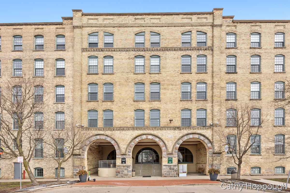 940 Monroe Avenue NW Grand Rapids MI 49503