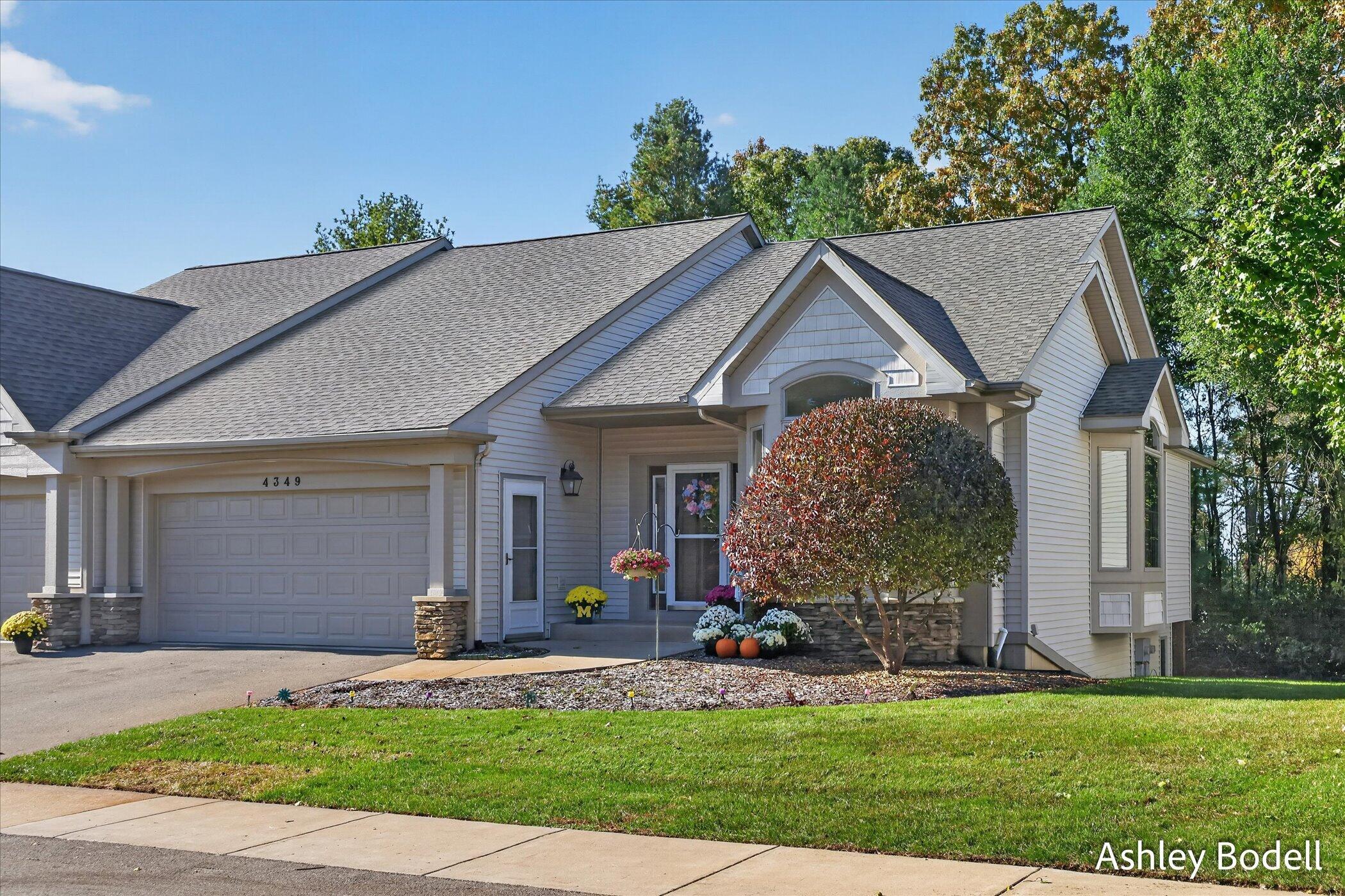 4349 Willow Lane Drive NE Grand Rapids MI 49525
