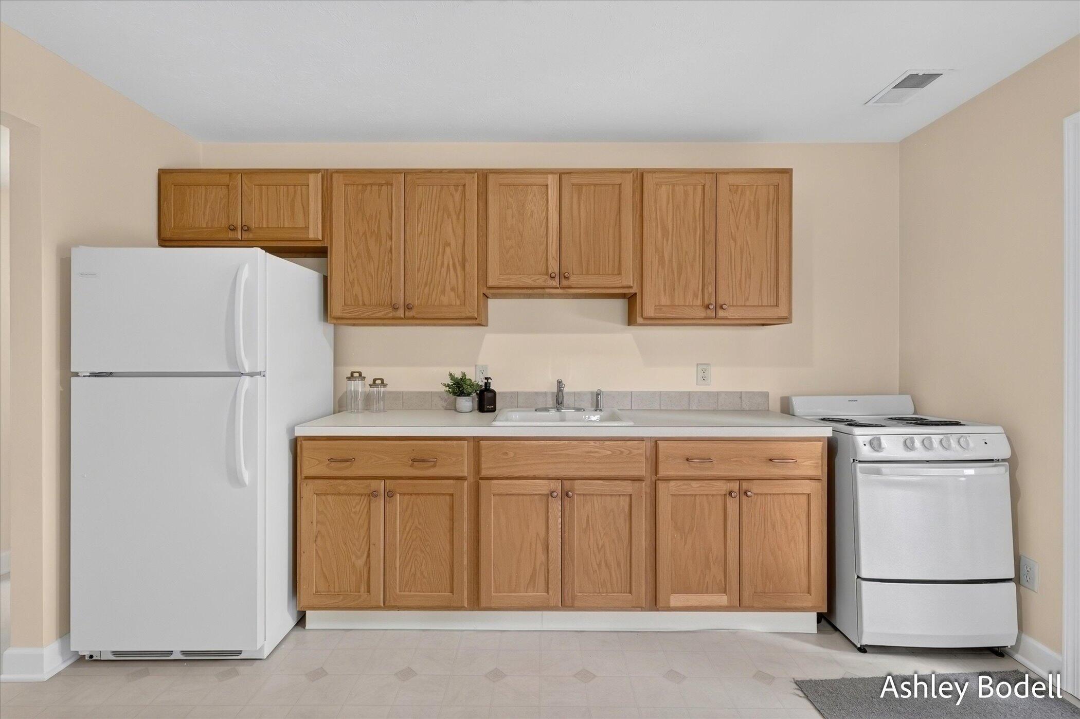 4349 Willow Lane Drive NE Grand Rapids MI 49525