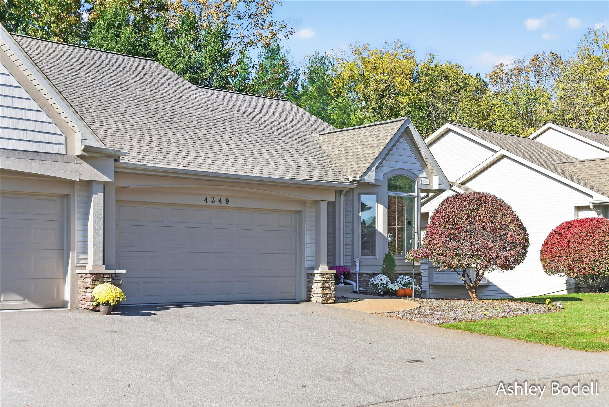 4349 Willow Lane Drive NE Grand Rapids MI 49525