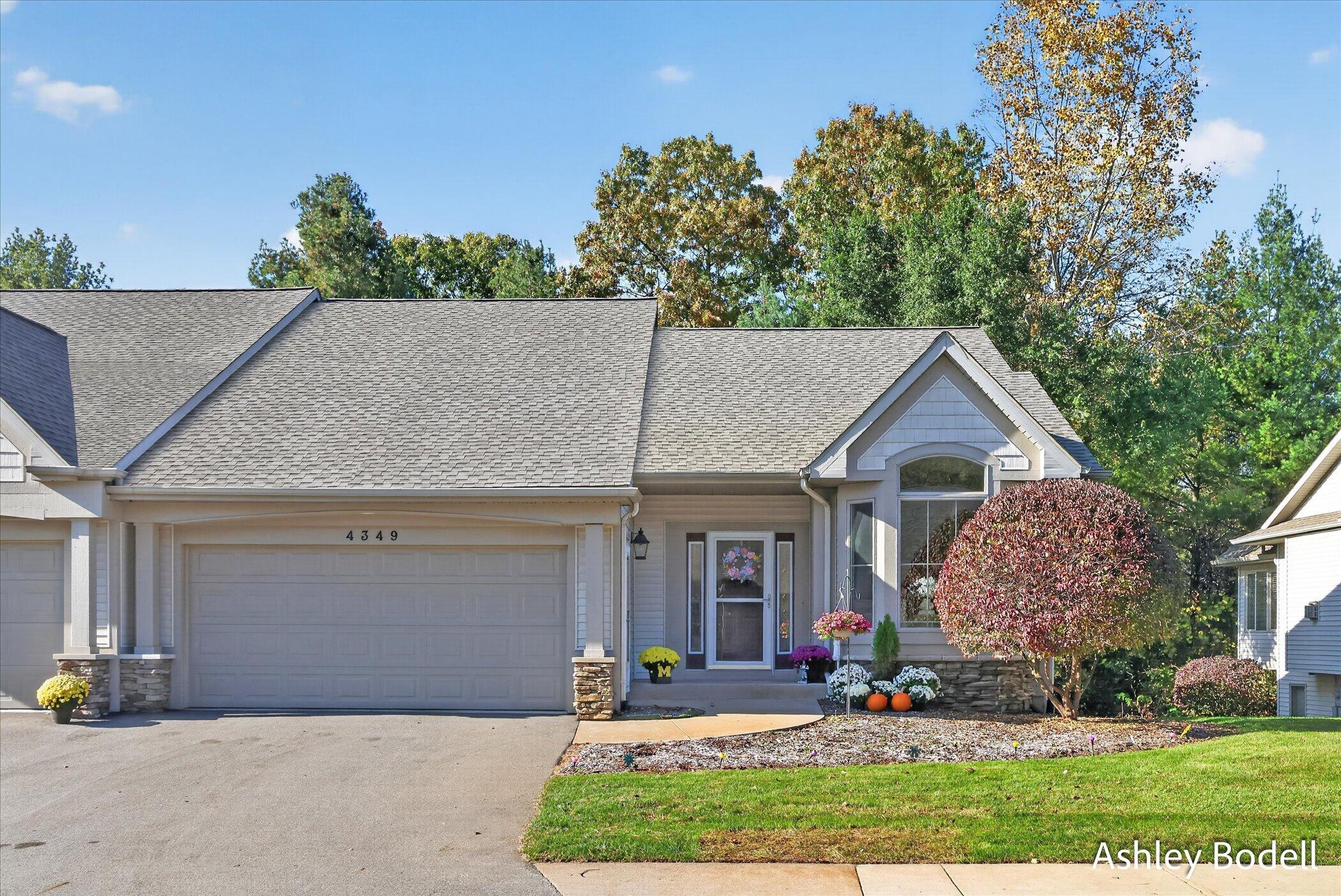 4349 Willow Lane Drive NE Grand Rapids MI 49525
