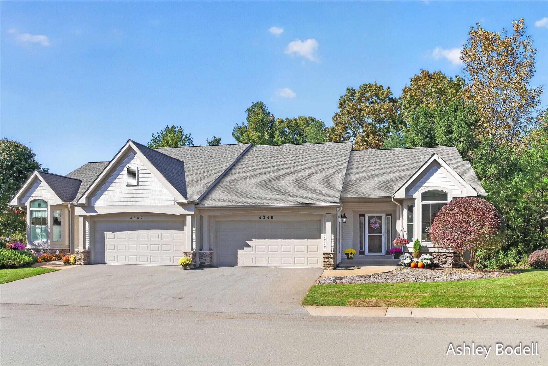 4349 Willow Lane Drive NE Grand Rapids MI 49525