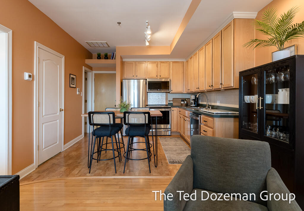 17 W 10th Street Holland MI 49423