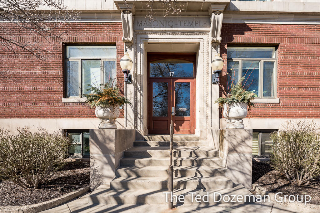 17 W 10th Street Holland MI 49423