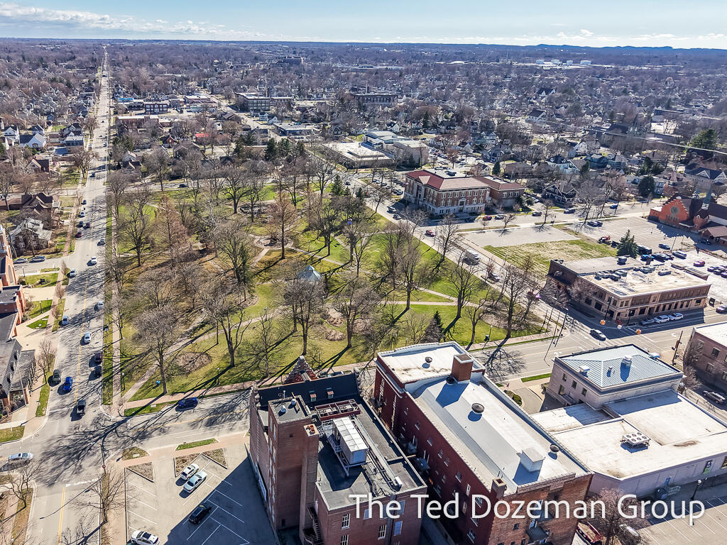 17 W 10th Street Holland MI 49423