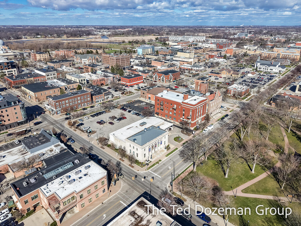 17 W 10th Street Holland MI 49423