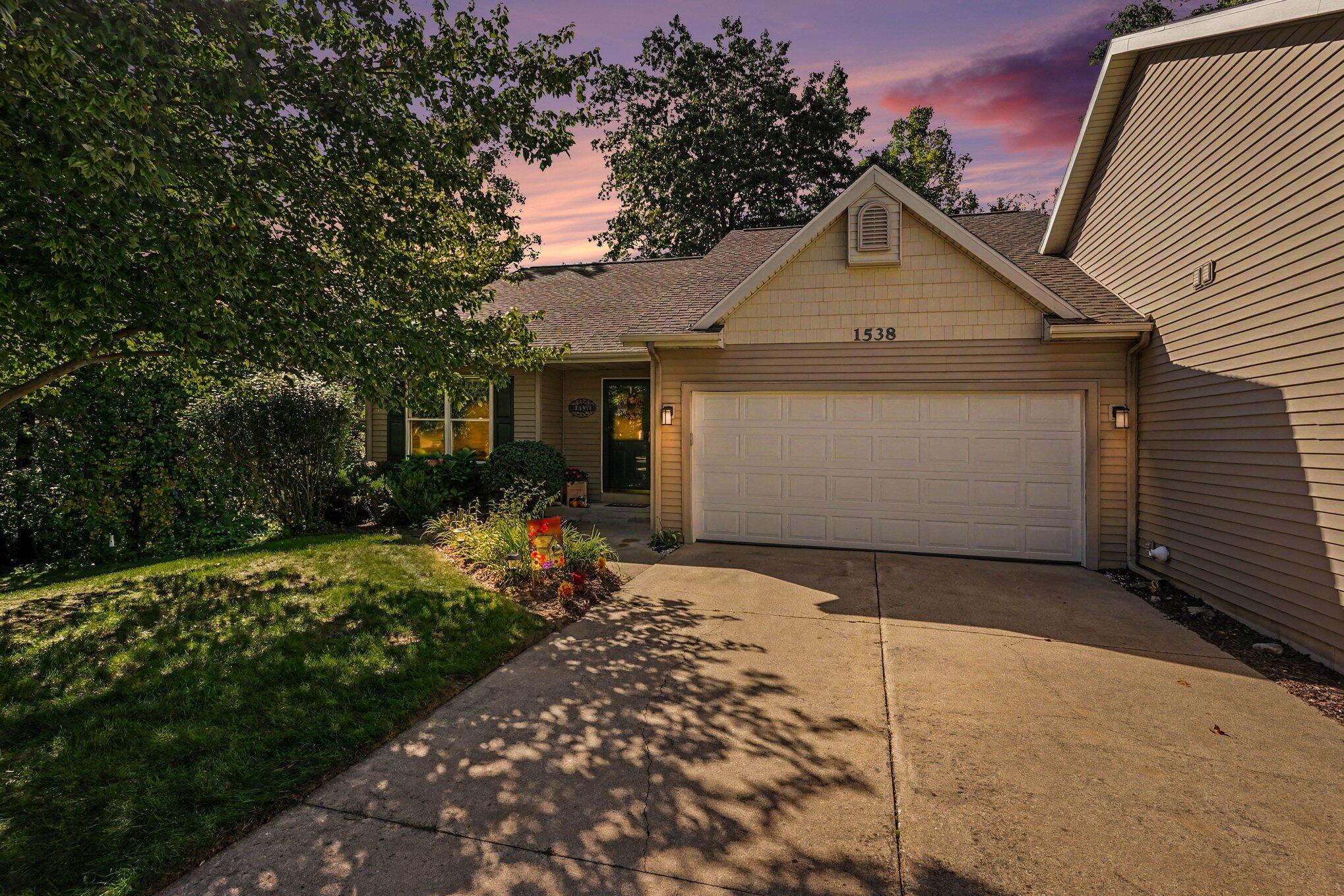 1538 Beechtree Cmns Grand Haven MI 49417