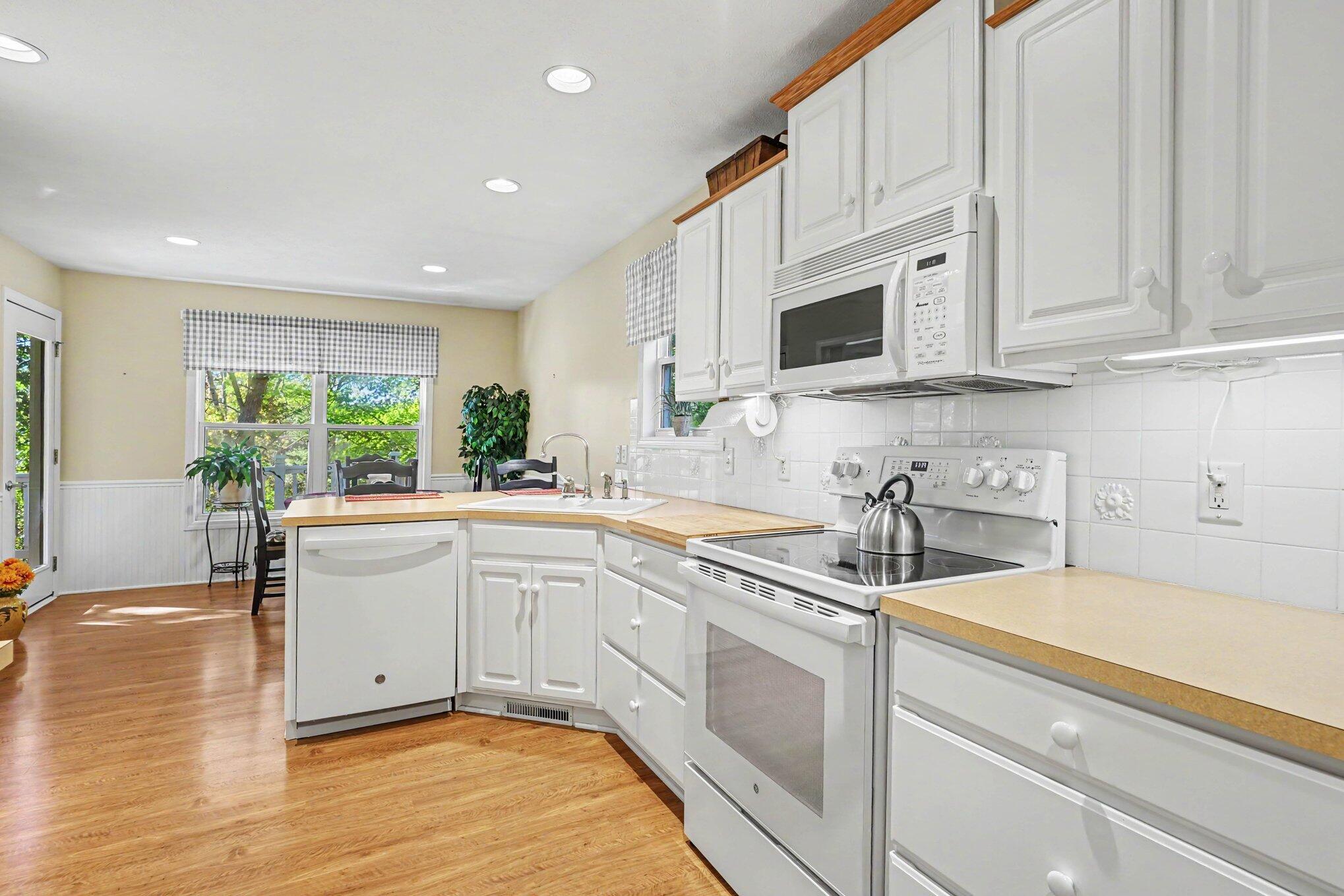 1538 Beechtree Cmns Grand Haven MI 49417