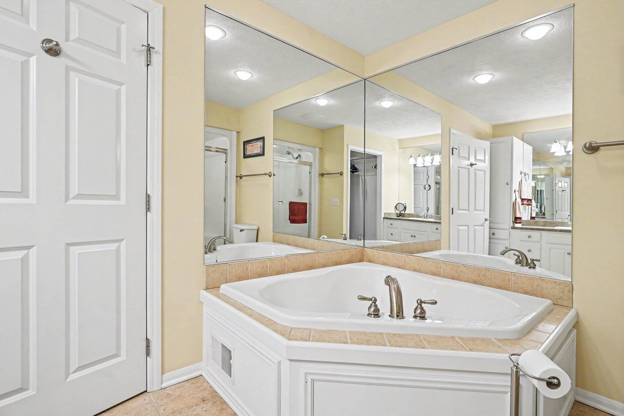 1538 Beechtree Cmns Grand Haven MI 49417