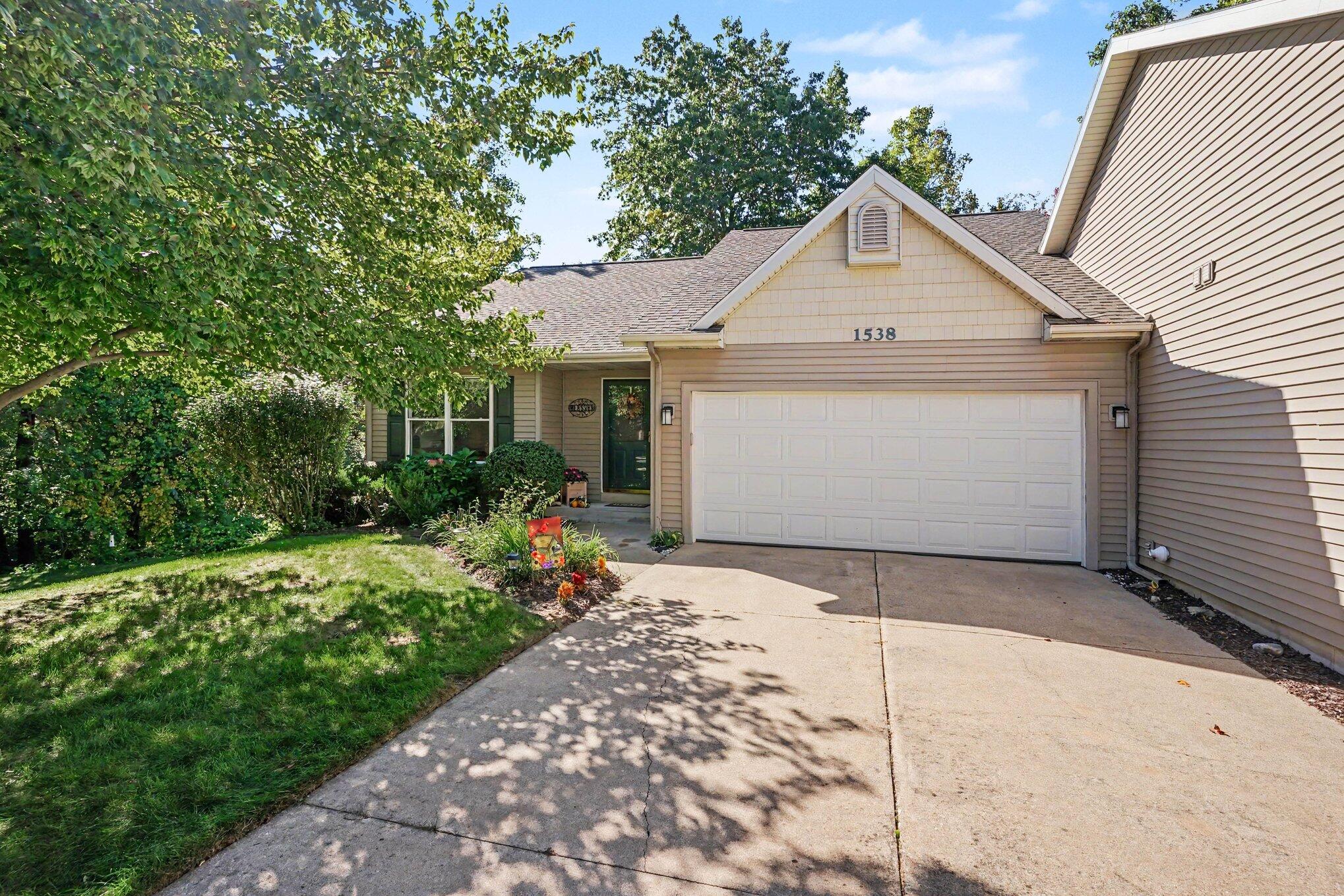 1538 Beechtree Cmns Grand Haven MI 49417