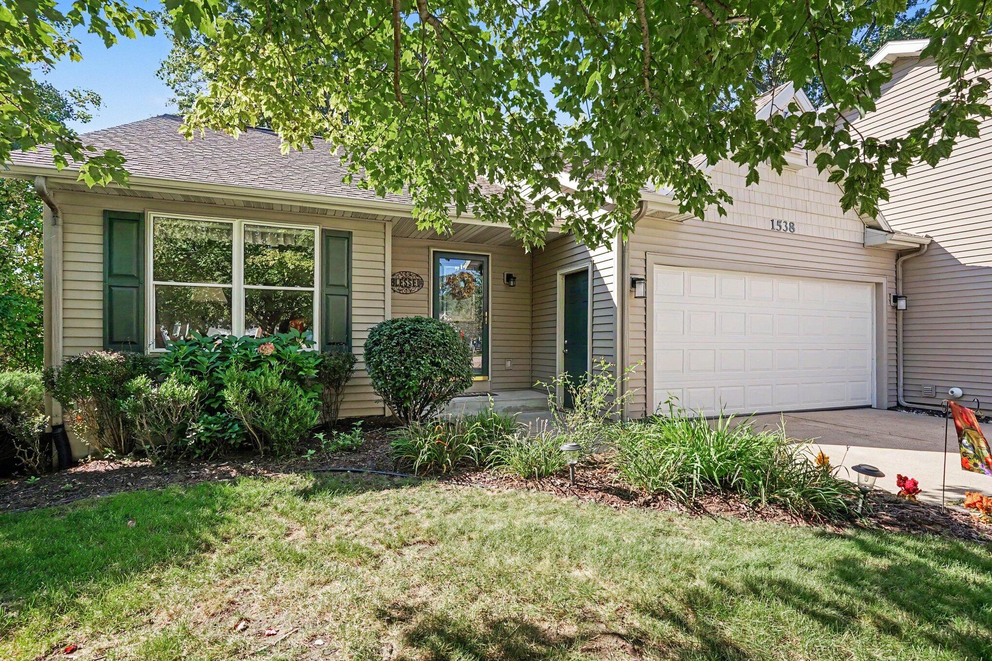 1538 Beechtree Cmns Grand Haven MI 49417