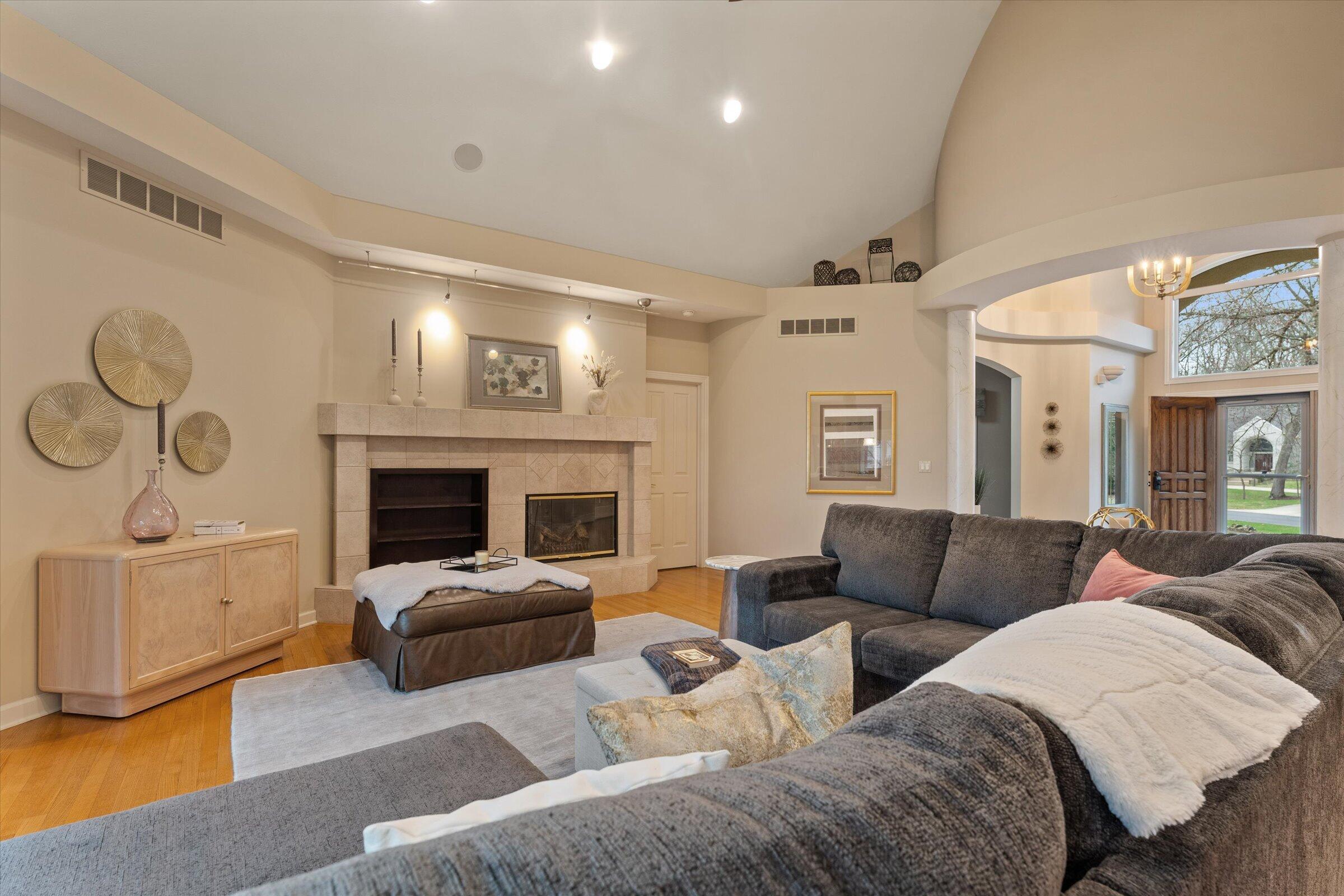 33084 Lake Forest Court Niles MI 49120