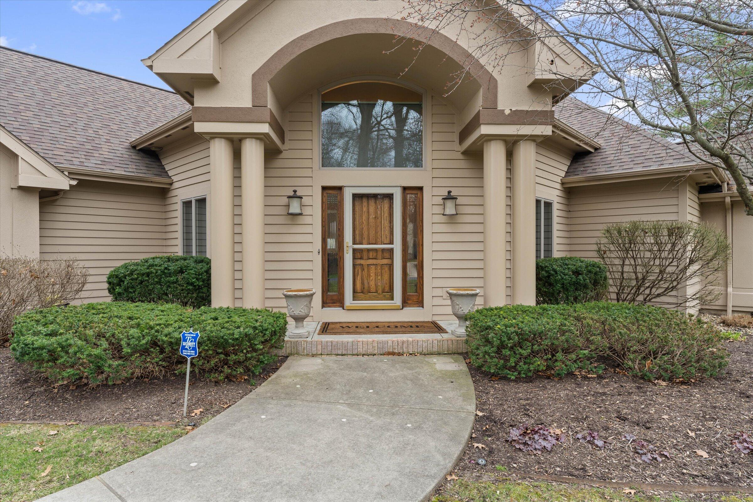 33084 Lake Forest Court Niles MI 49120