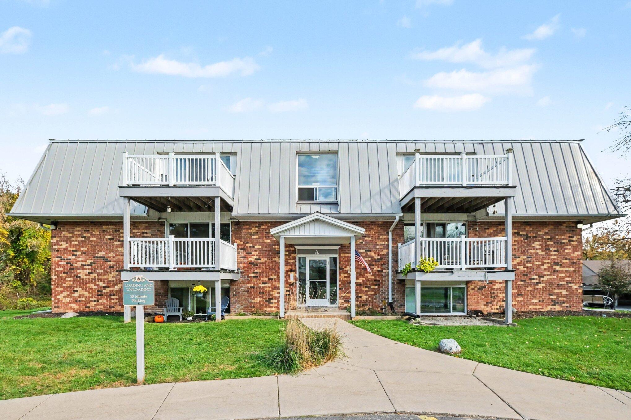 6710 Cascade Road SE Grand Rapids MI 49546