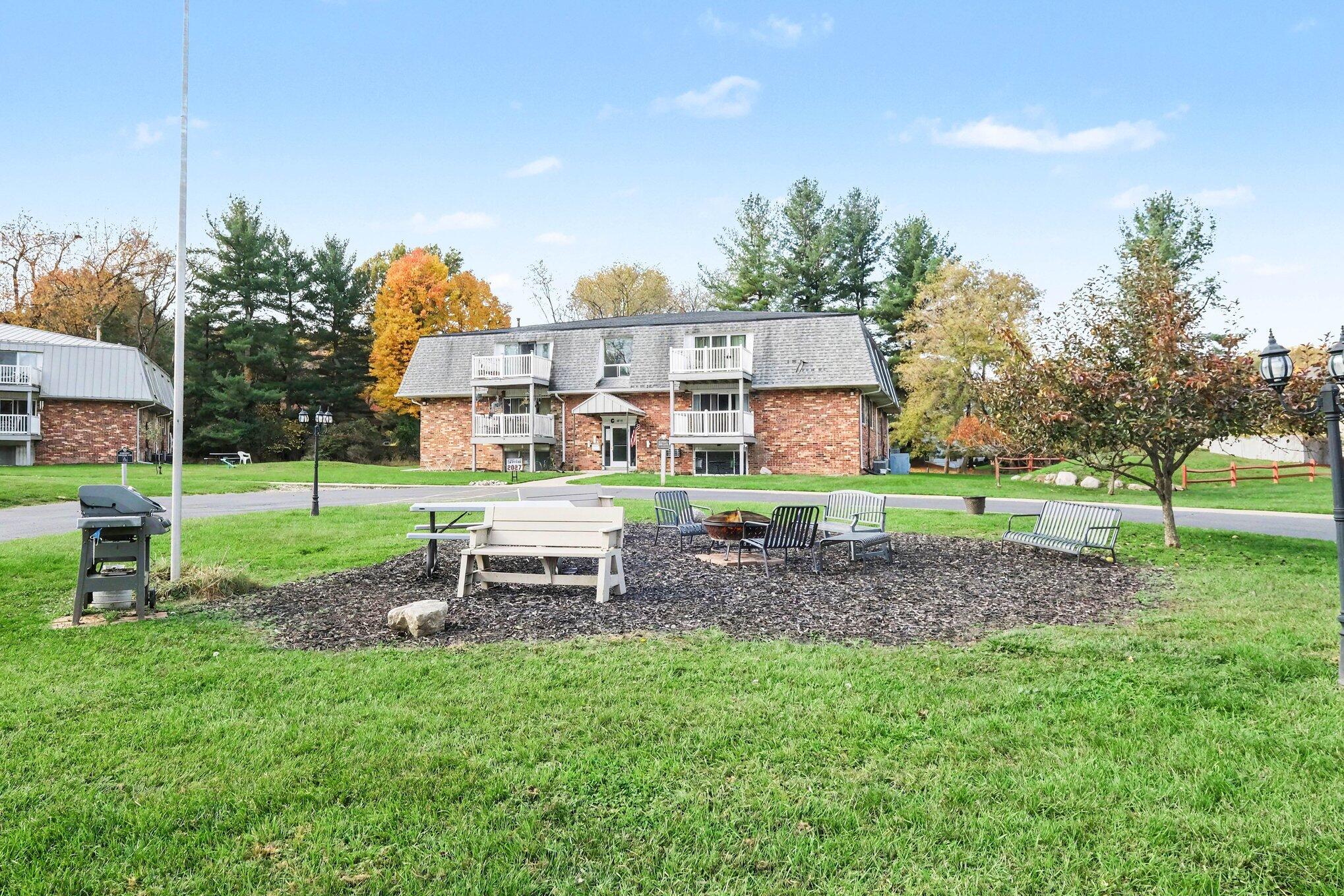 6710 Cascade Road SE Grand Rapids MI 49546