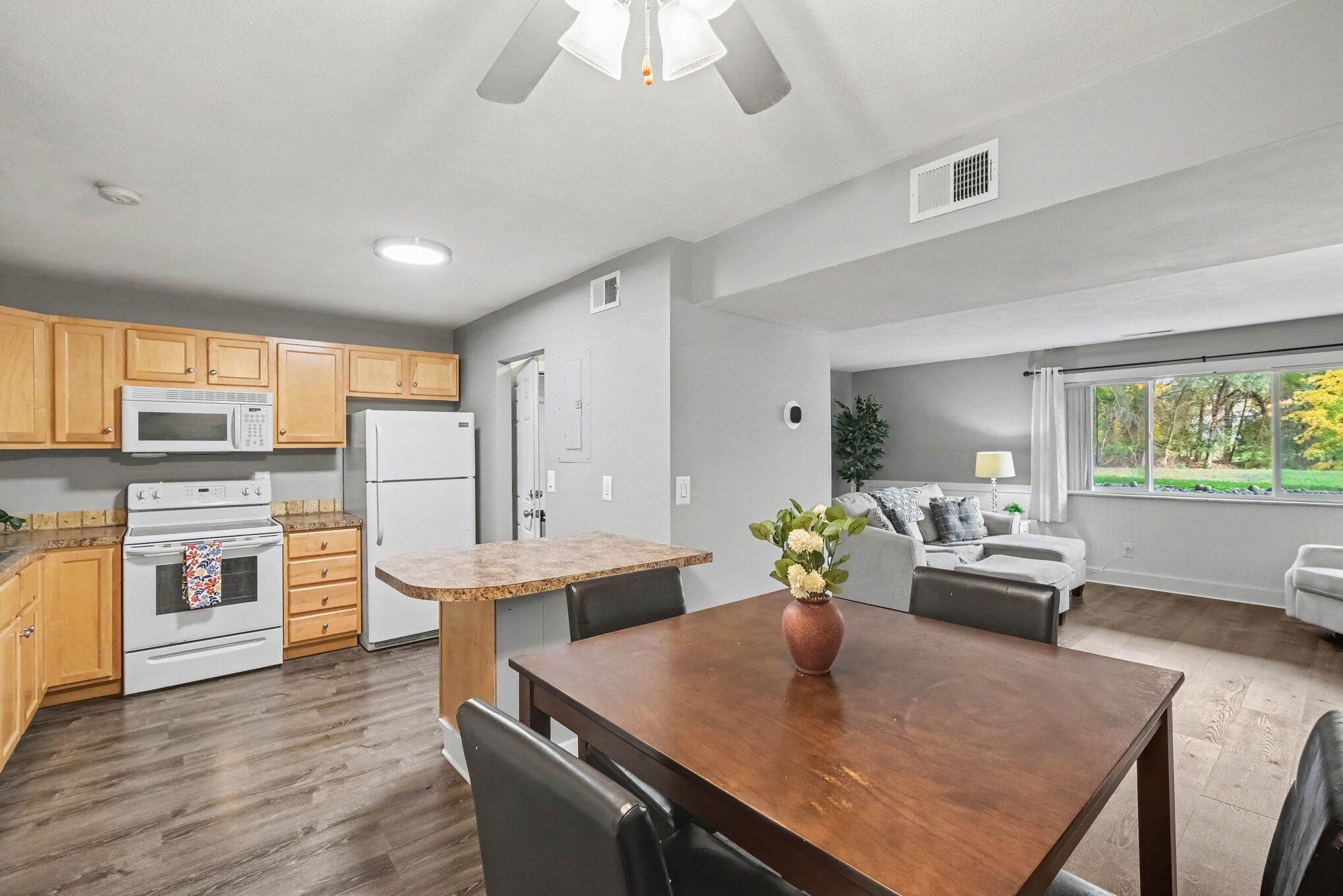 6710 Cascade Road SE Grand Rapids MI 49546